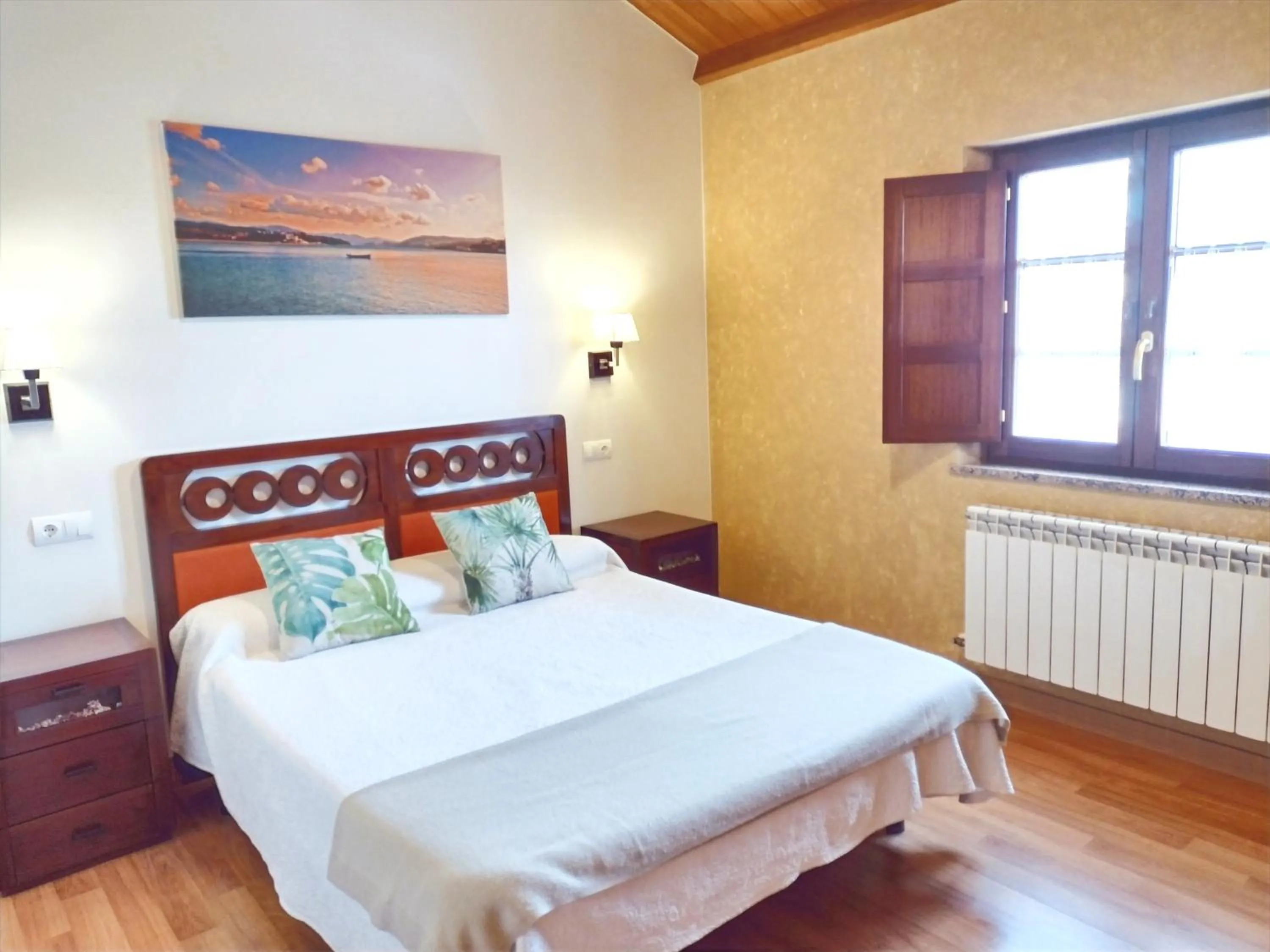 Bedroom, Bed in Apartamentos Navalin