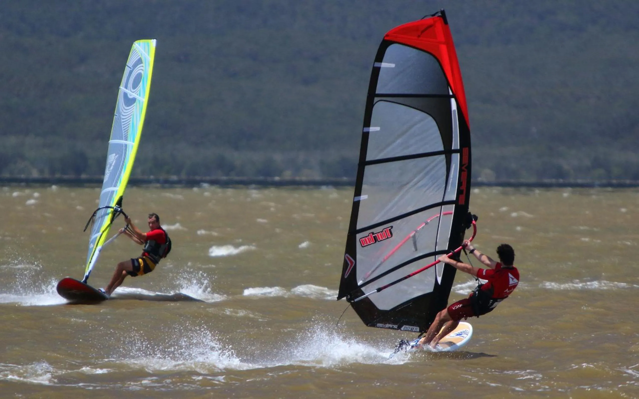 Windsurfing in Apartamentos Navalin