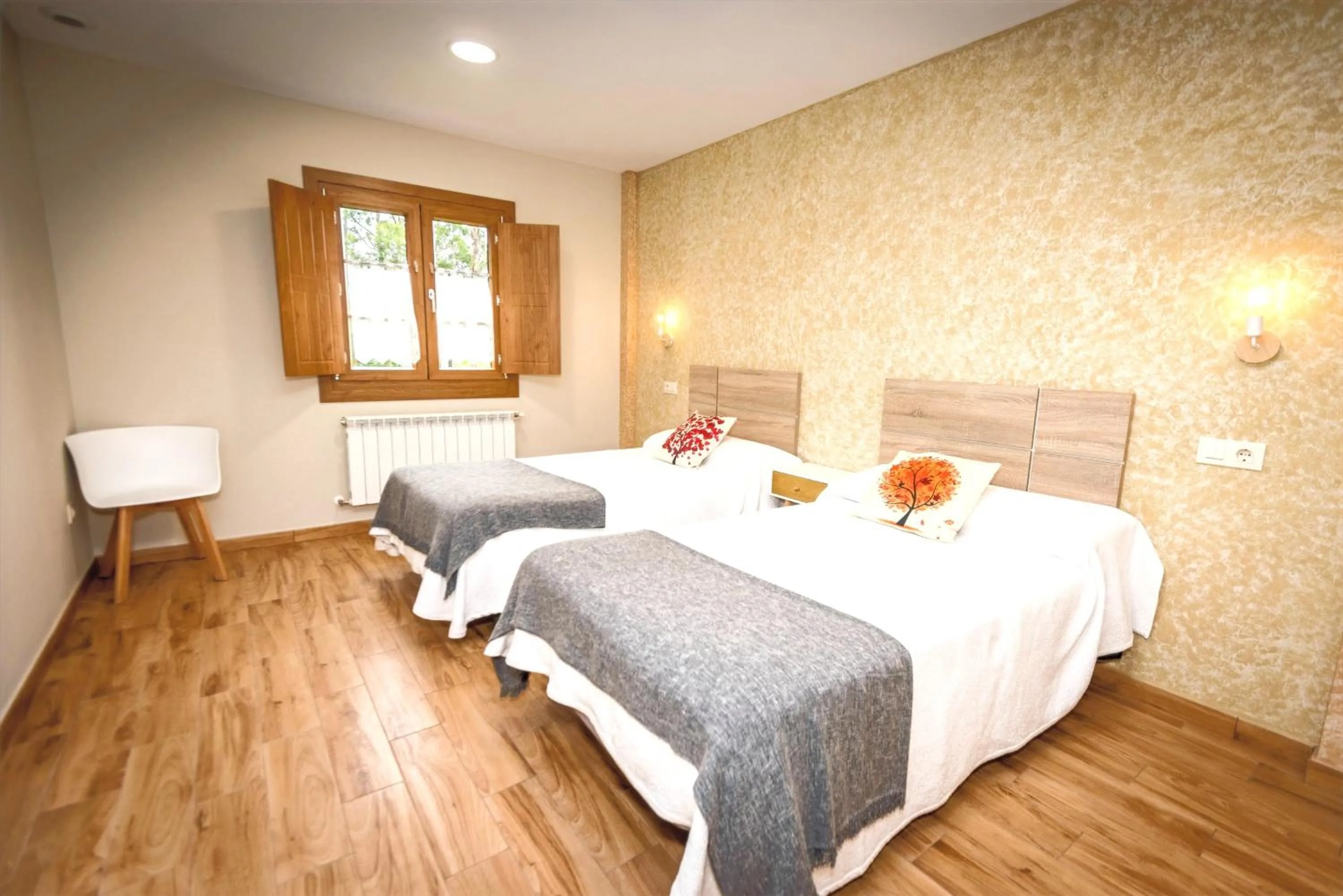 Bedroom, Bed in Apartamentos Navalin