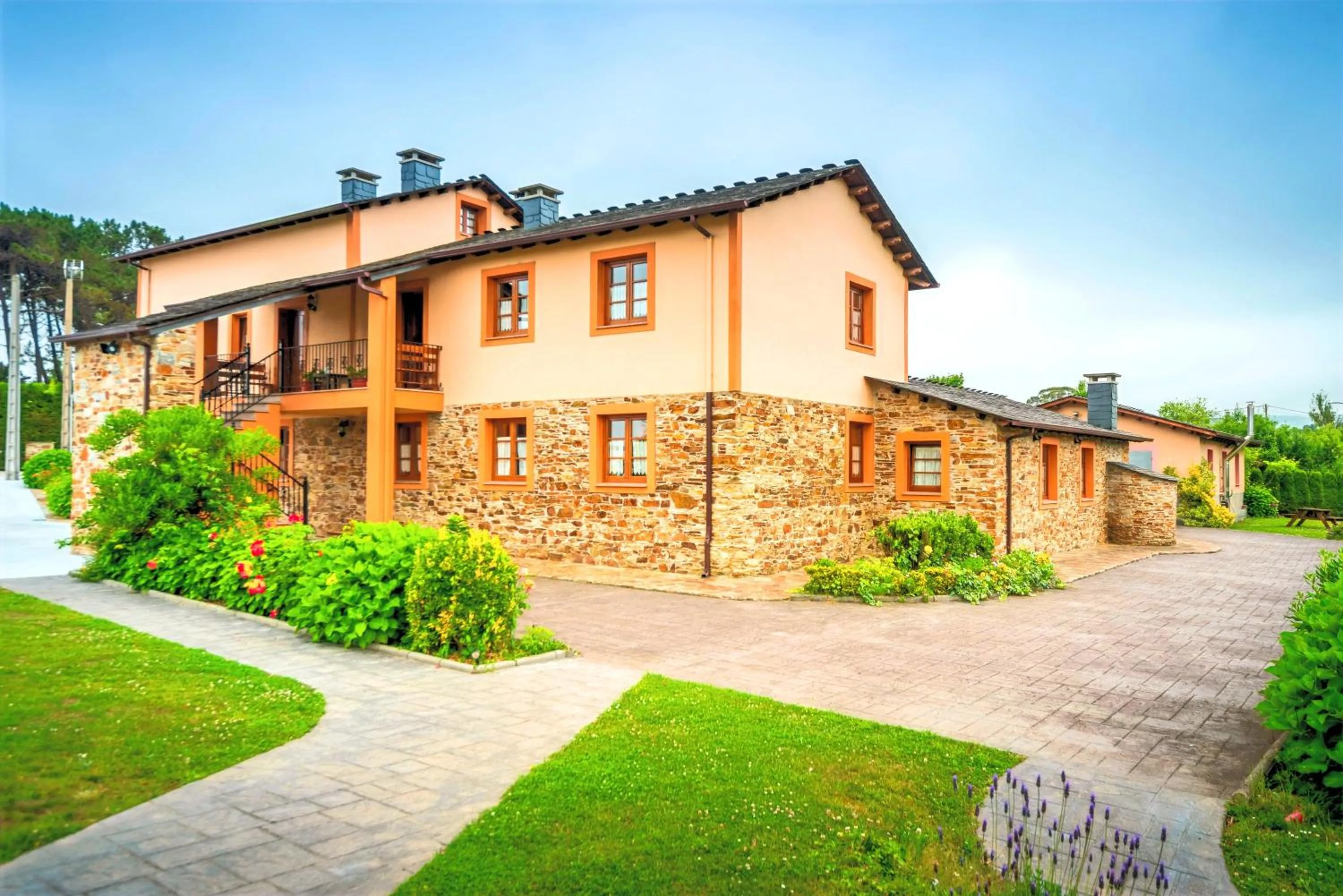 Property building in Apartamentos Navalin