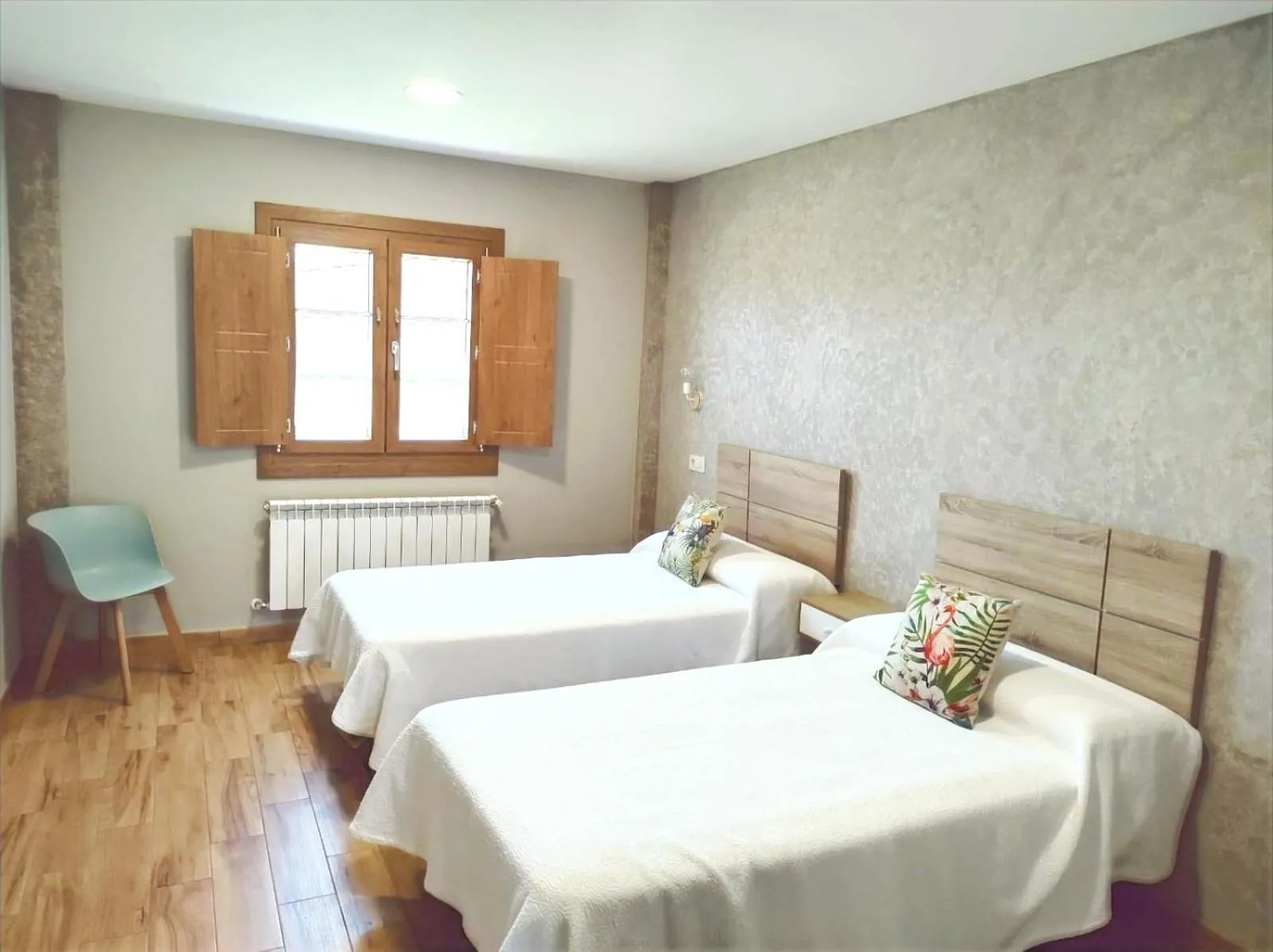 Bedroom, Bed in Apartamentos Navalin