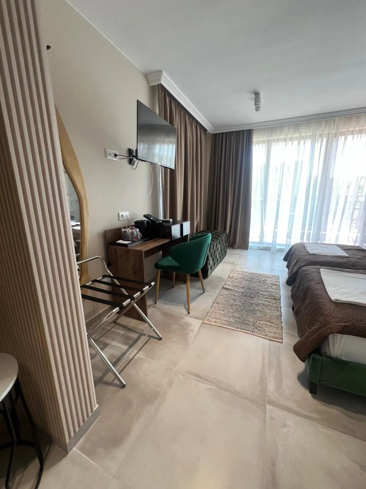 Communal lounge/ TV room in Hotel Central