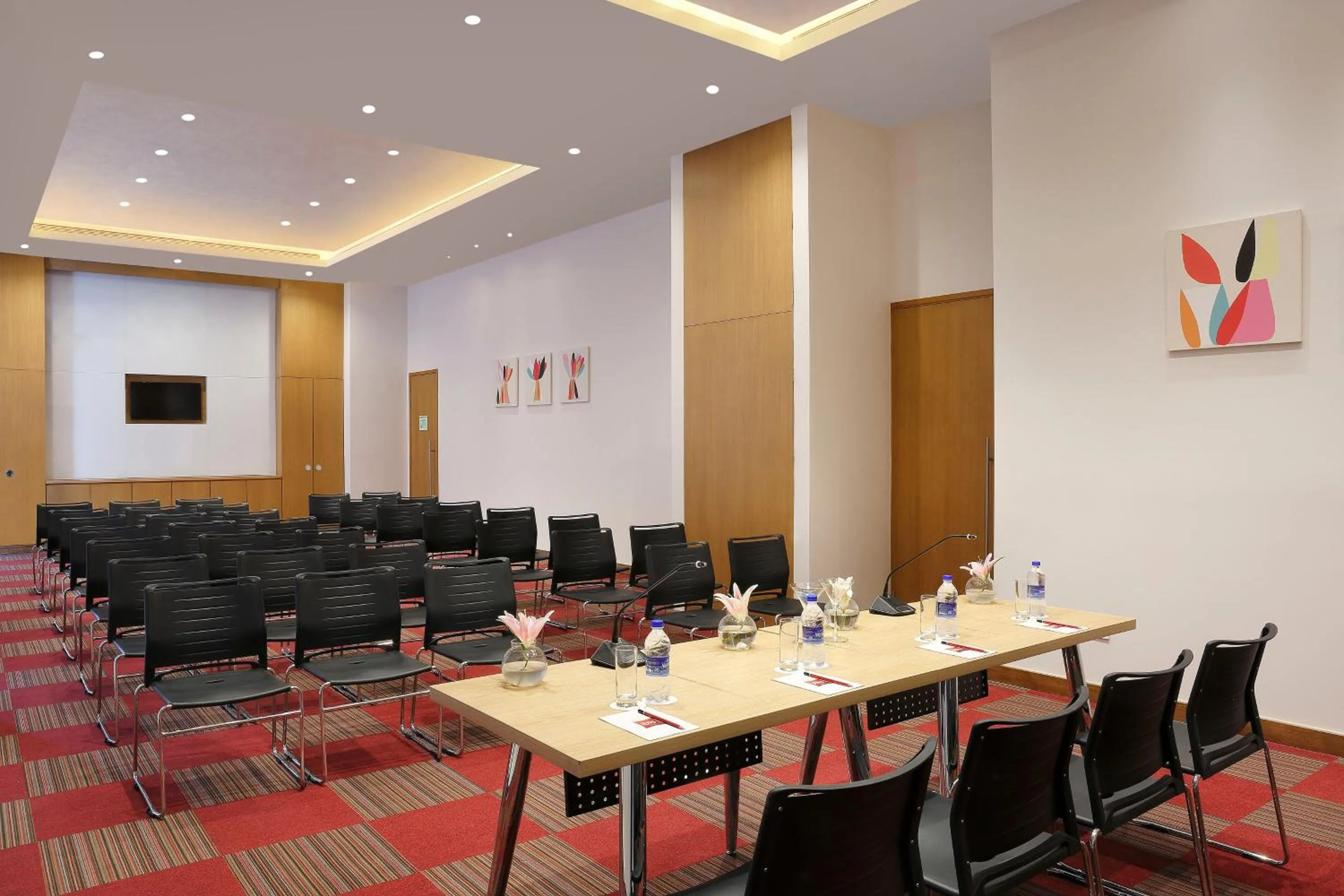Meeting/conference room in Ibis Chennai OMR - An Accor Brand