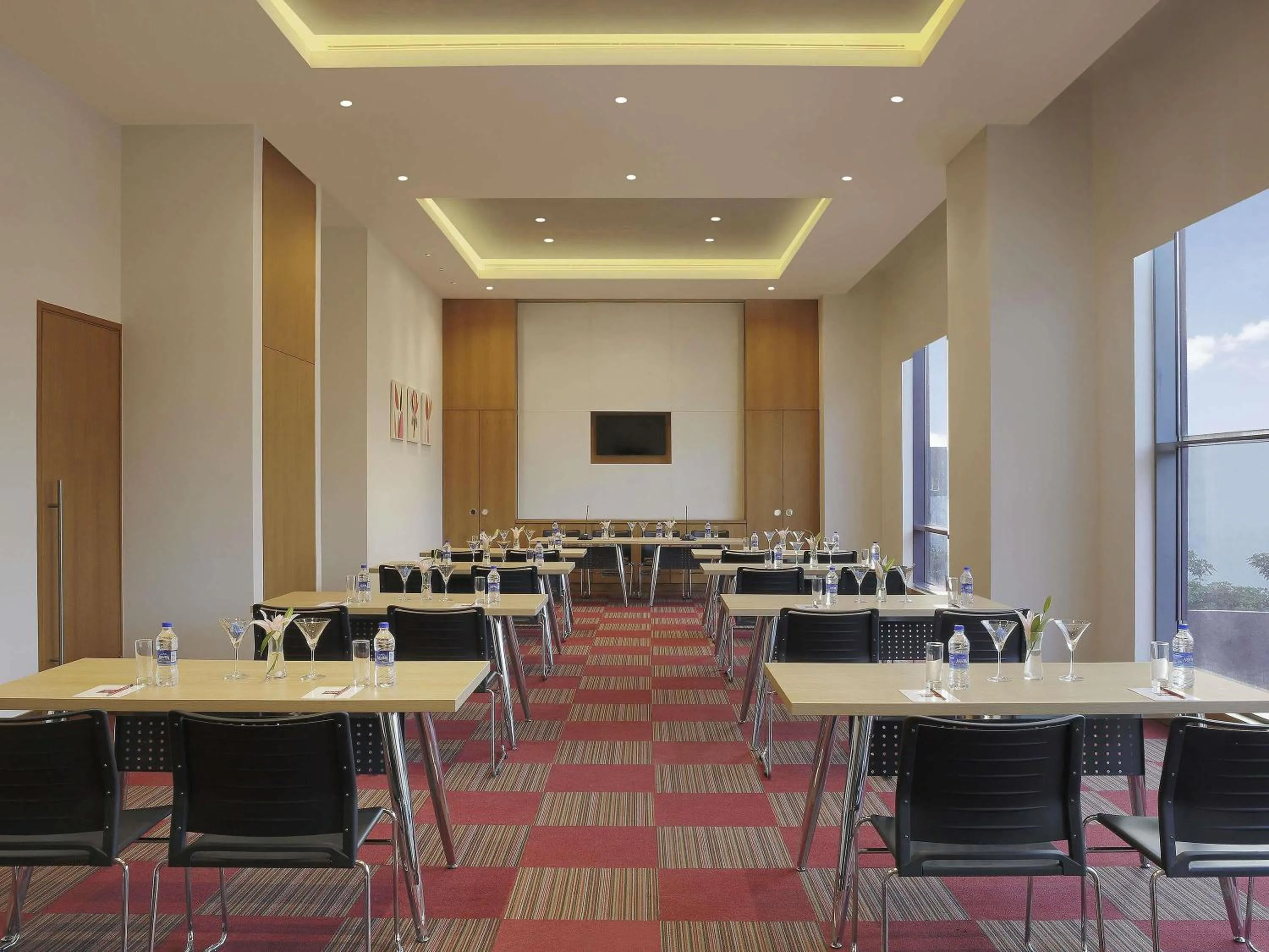 Meeting/conference room in Ibis Chennai OMR - An Accor Brand