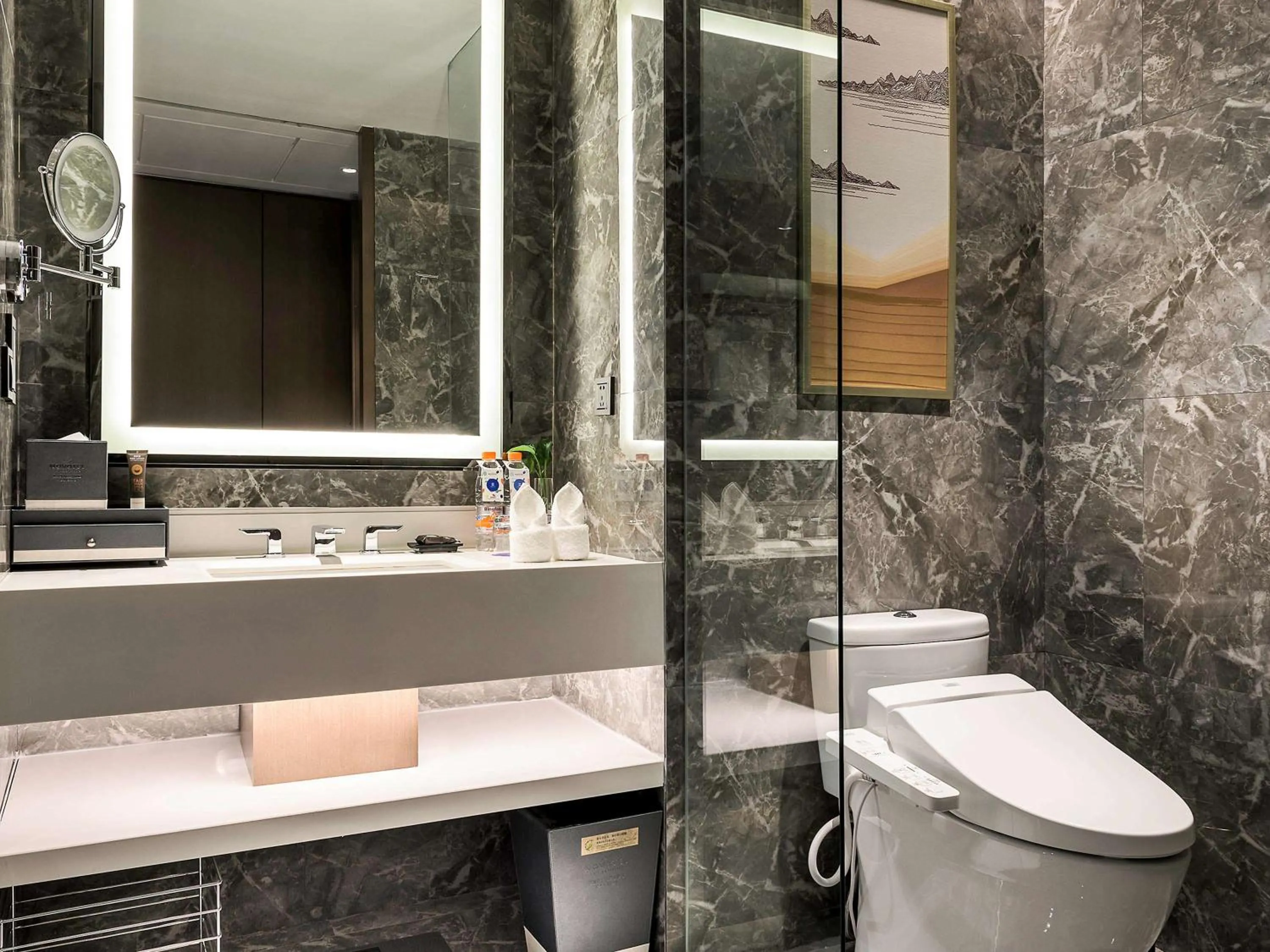 Photo of the whole room, Bathroom in Novotel Xi'an SCPG