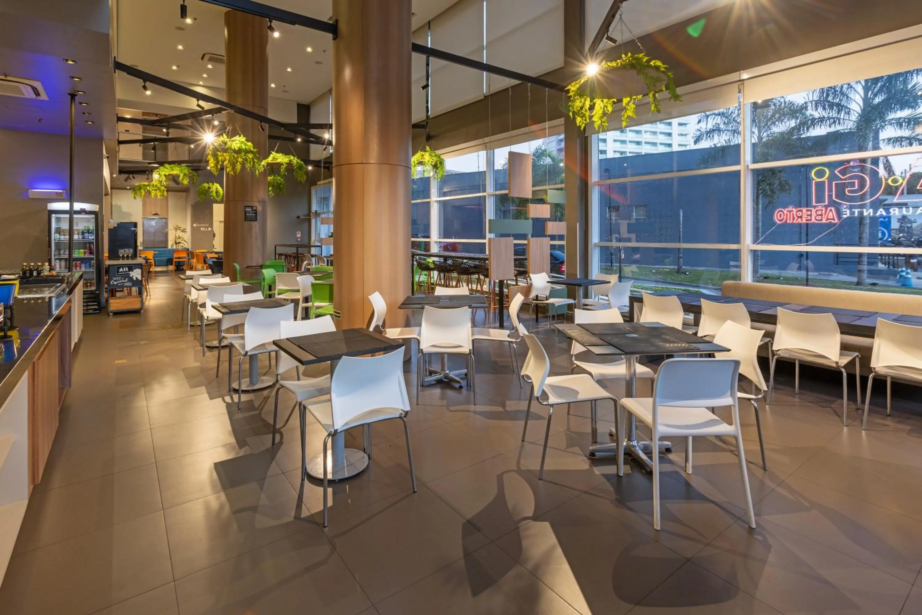 Restaurant/places to eat in Mercure Jundiai Shopping