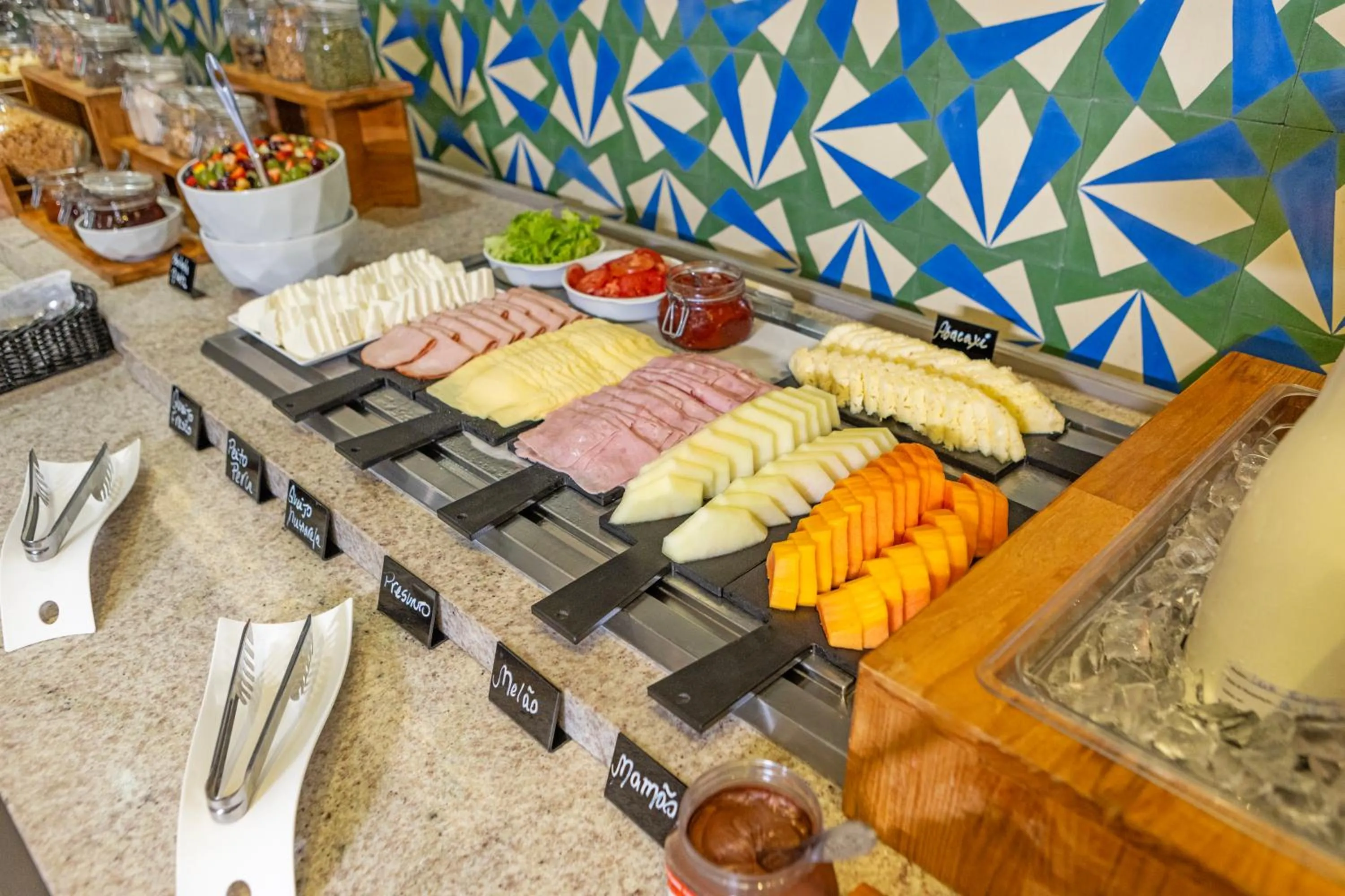 Buffet breakfast in Mercure Jundiai Shopping