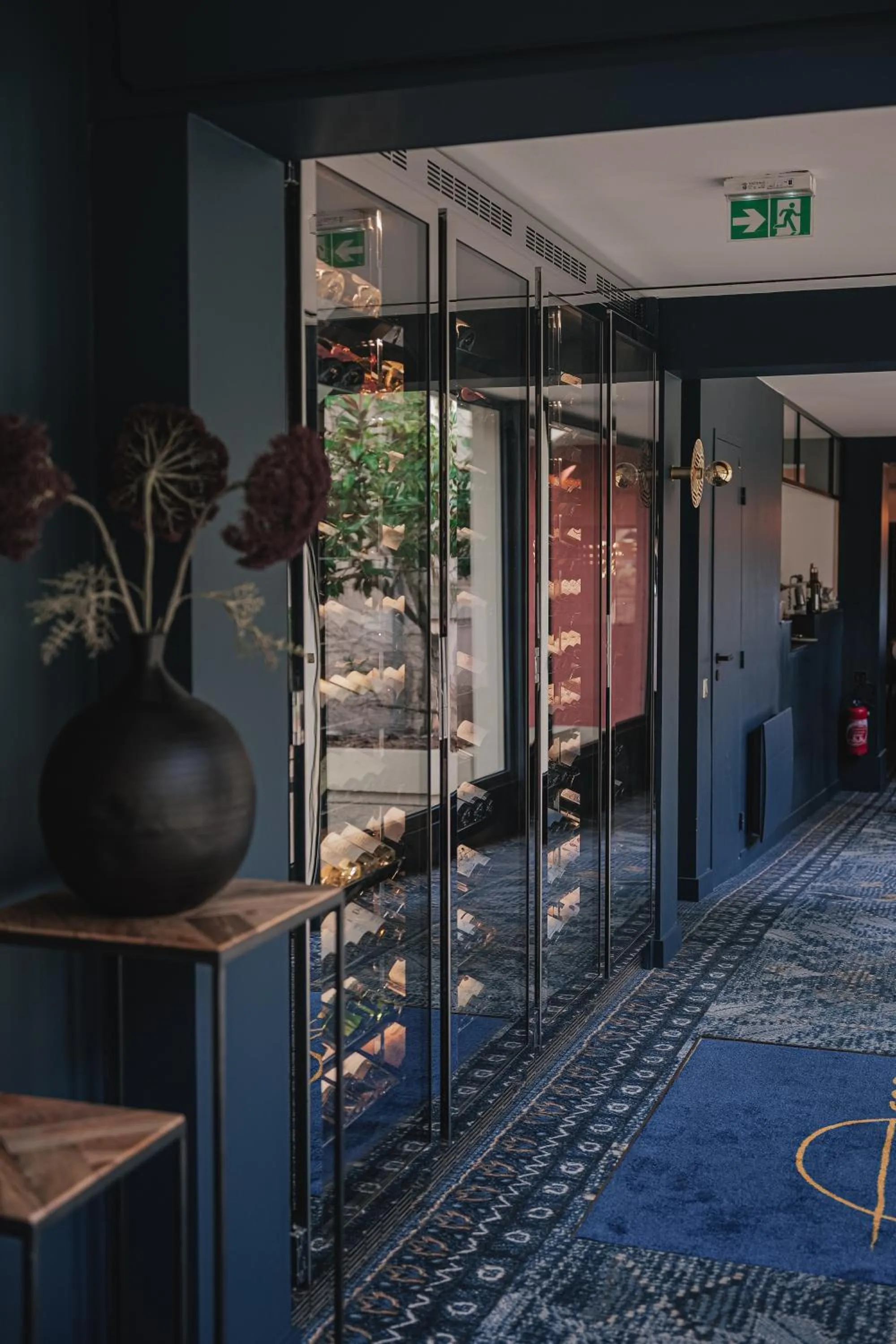 Restaurant/places to eat in Maison des Ambassadeurs