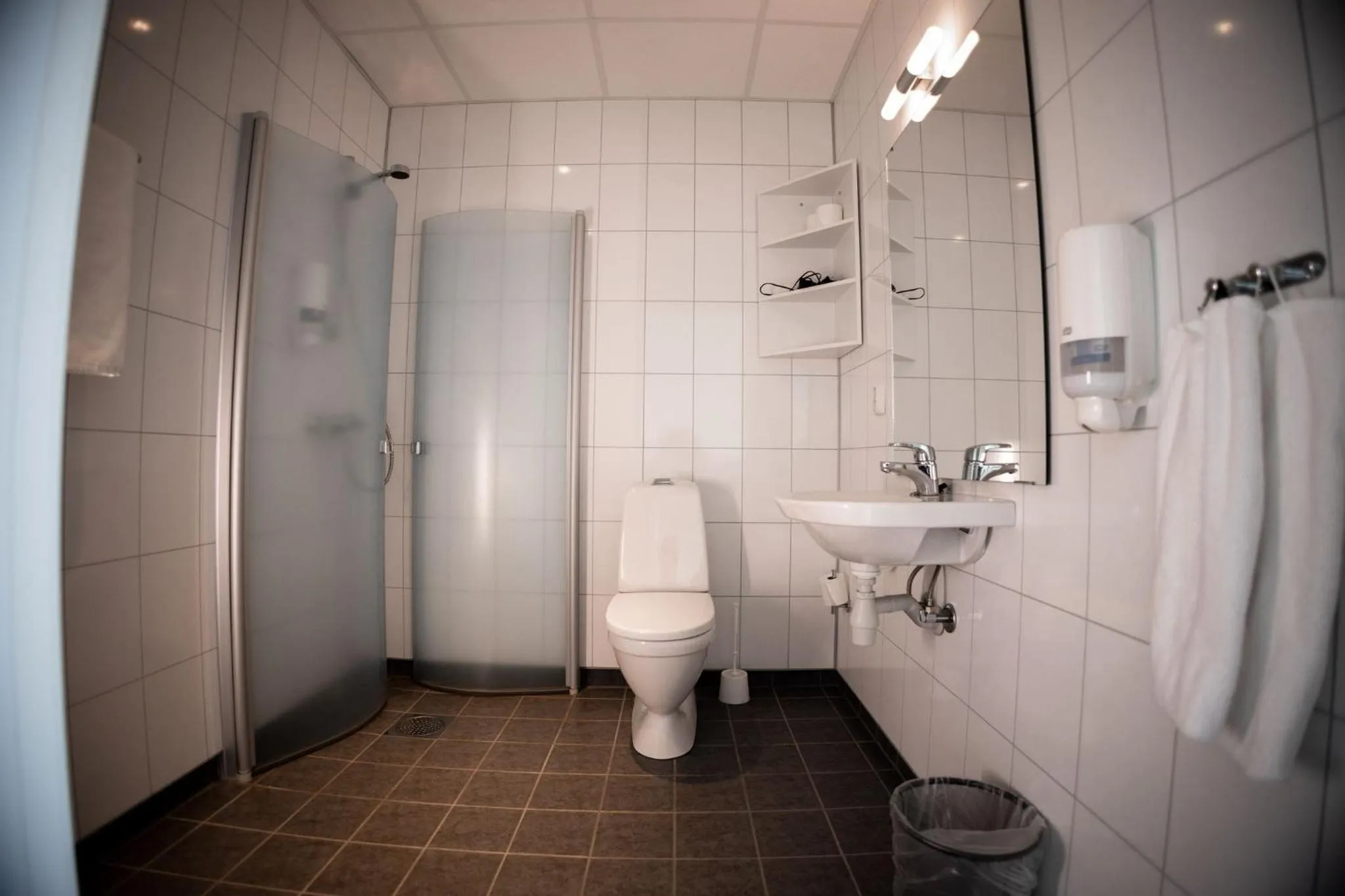 Shower in Askvoll Fjordhotell