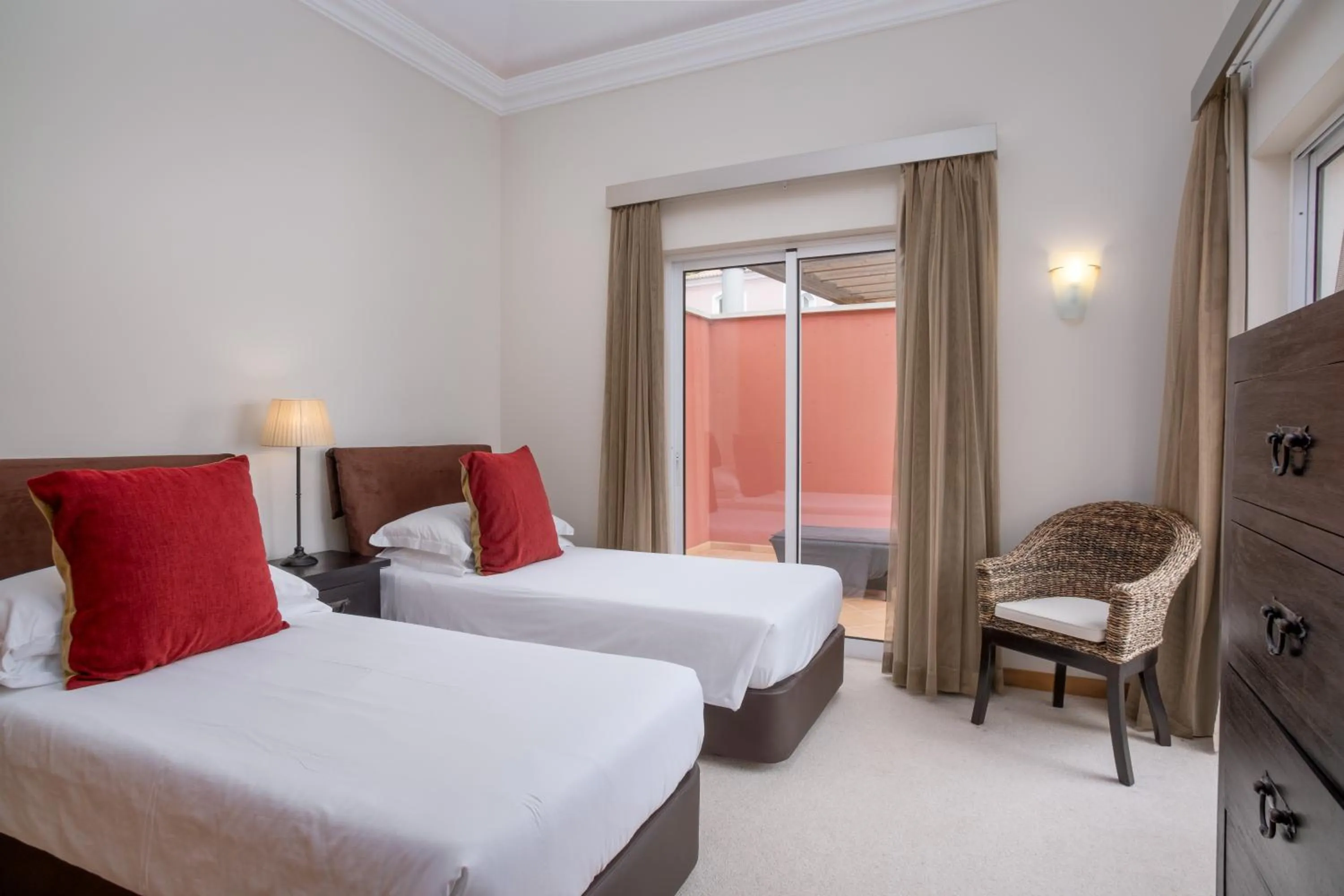 Bedroom, Bed in Palheiro Village Resort