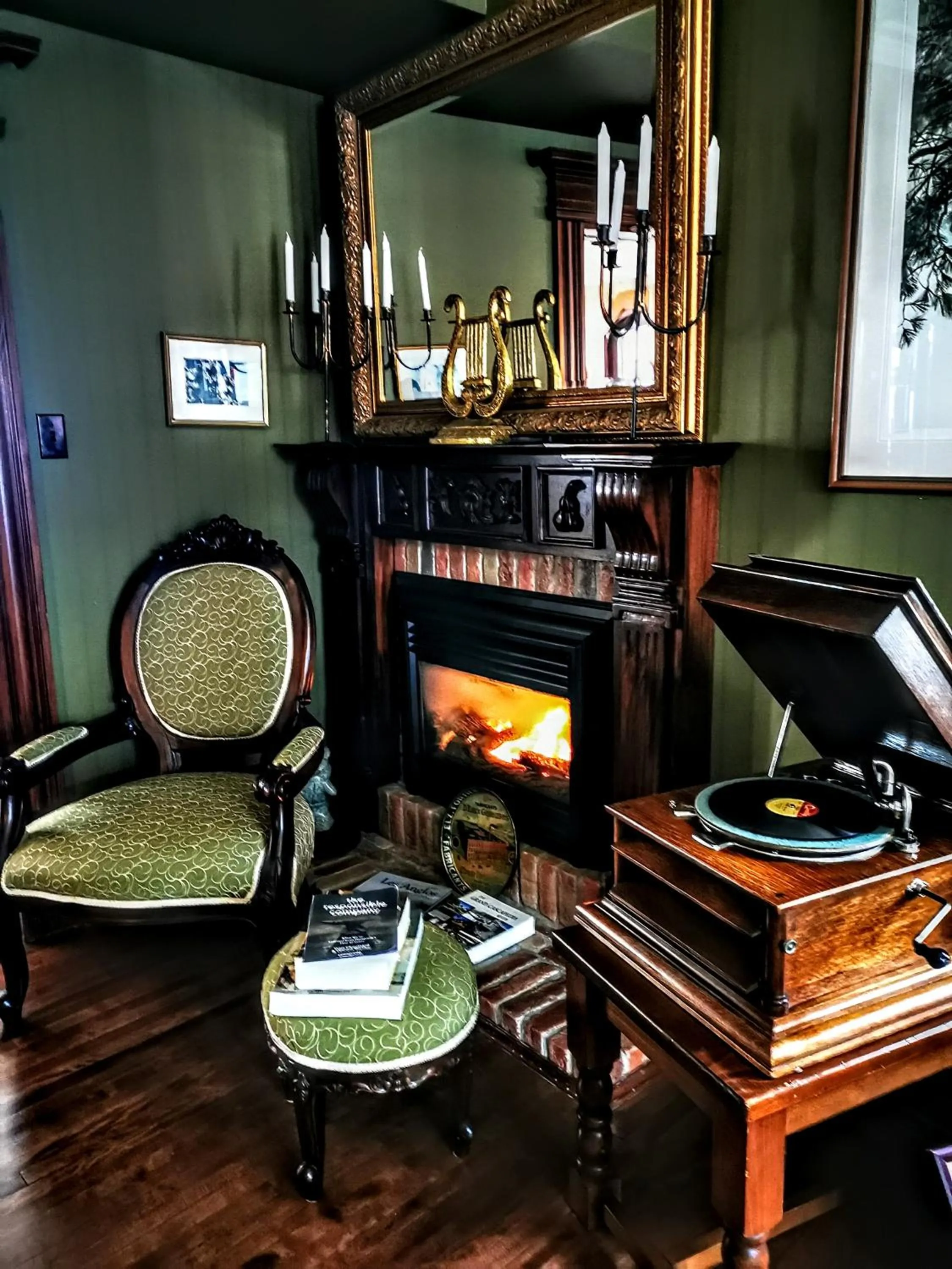 Seating area in Auberge J.A Moisan