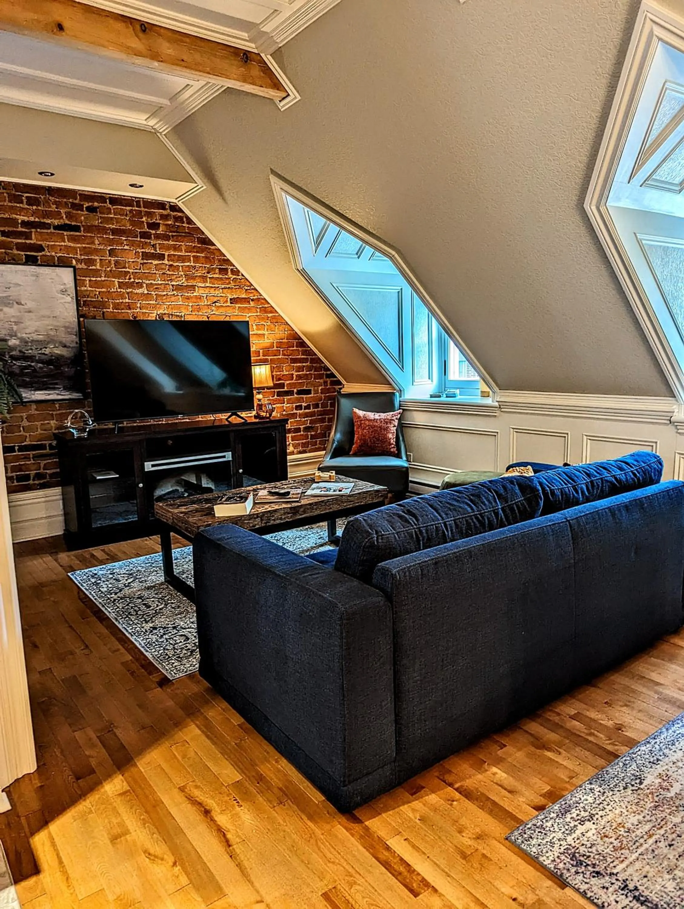 Communal lounge/ TV room in Auberge J.A Moisan