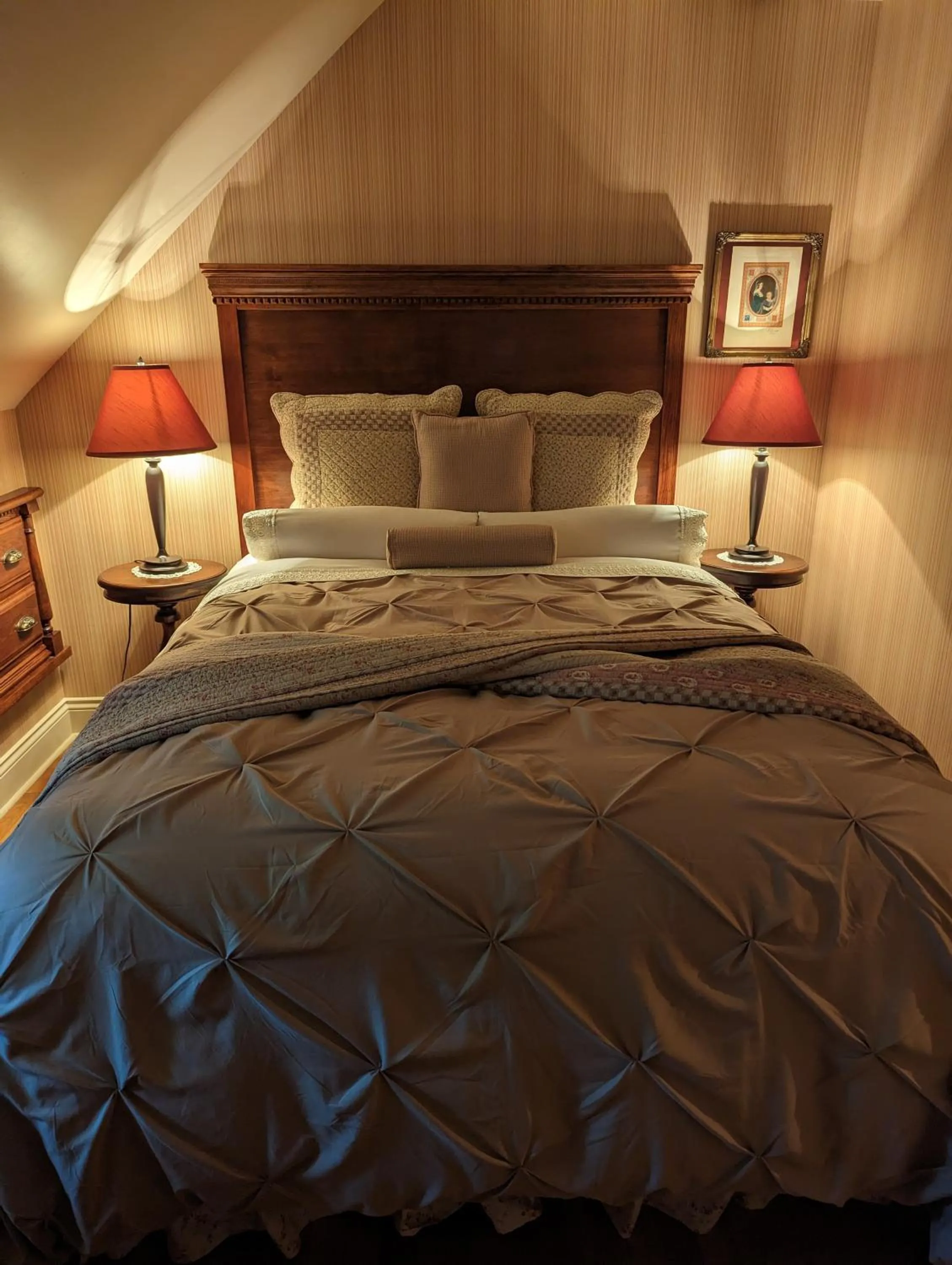 Bedroom, Bed in Auberge J.A Moisan