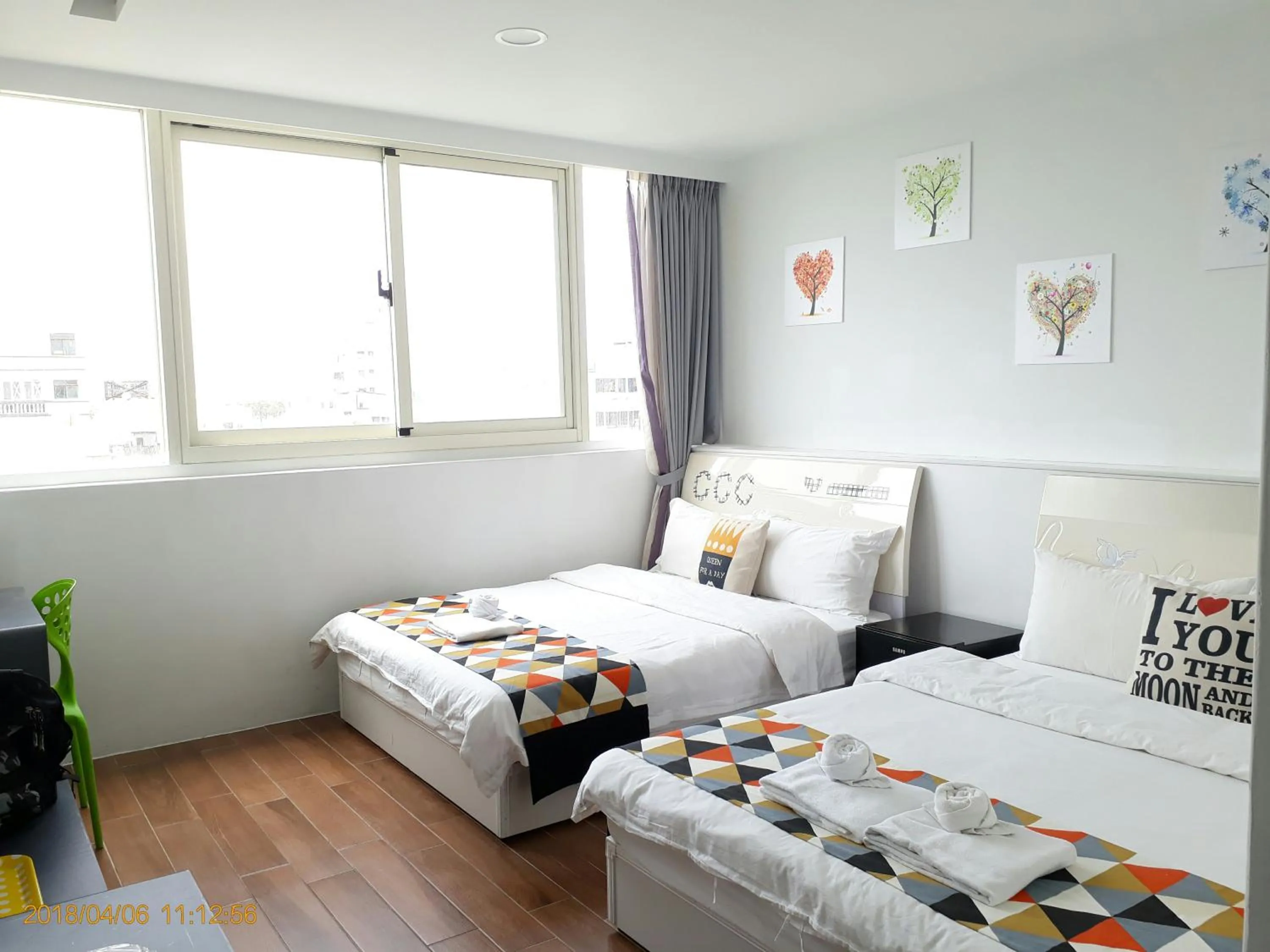 Photo of the whole room, Bed in Hiinn B&B