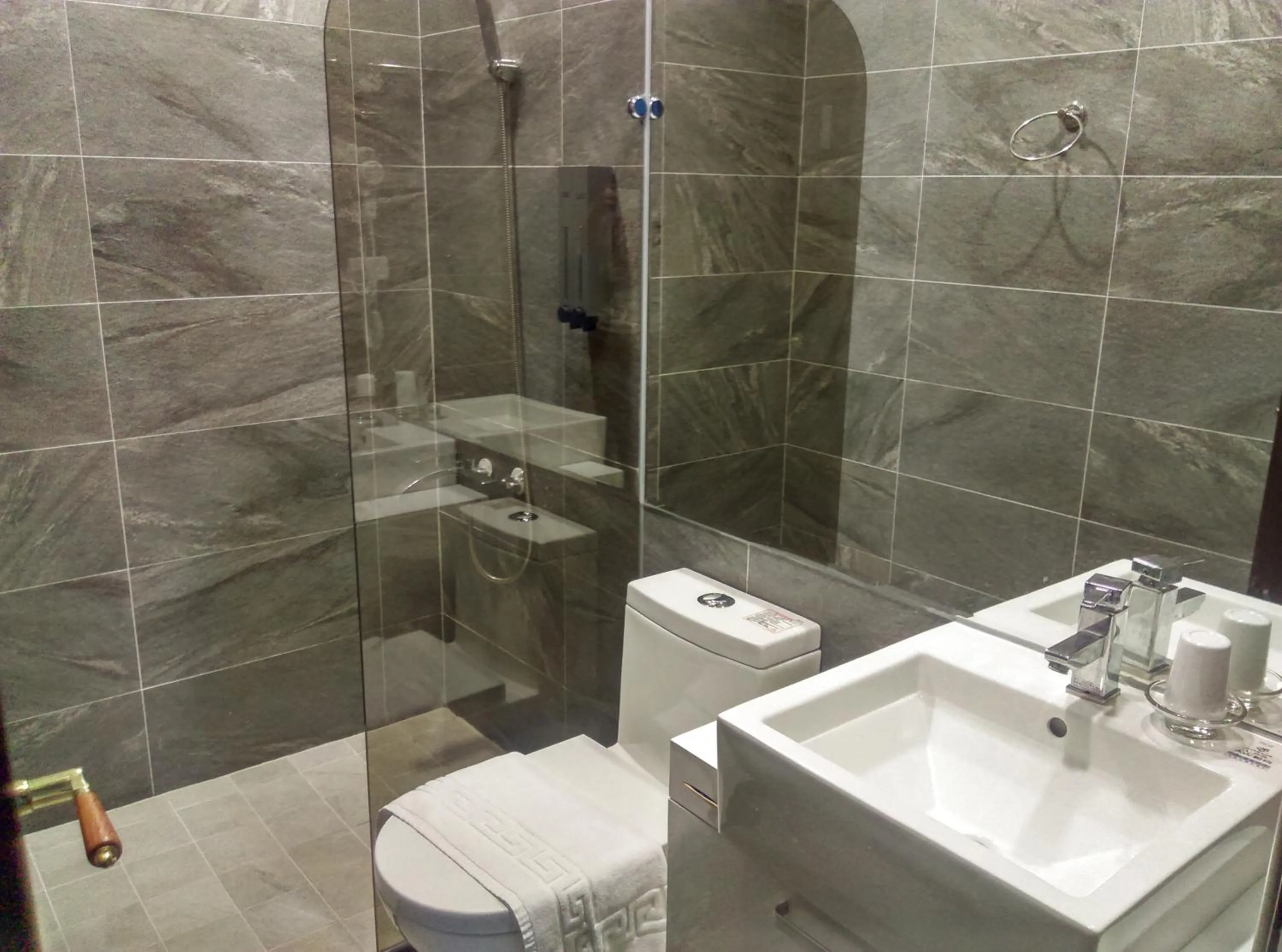 Bathroom in Hiinn B&B