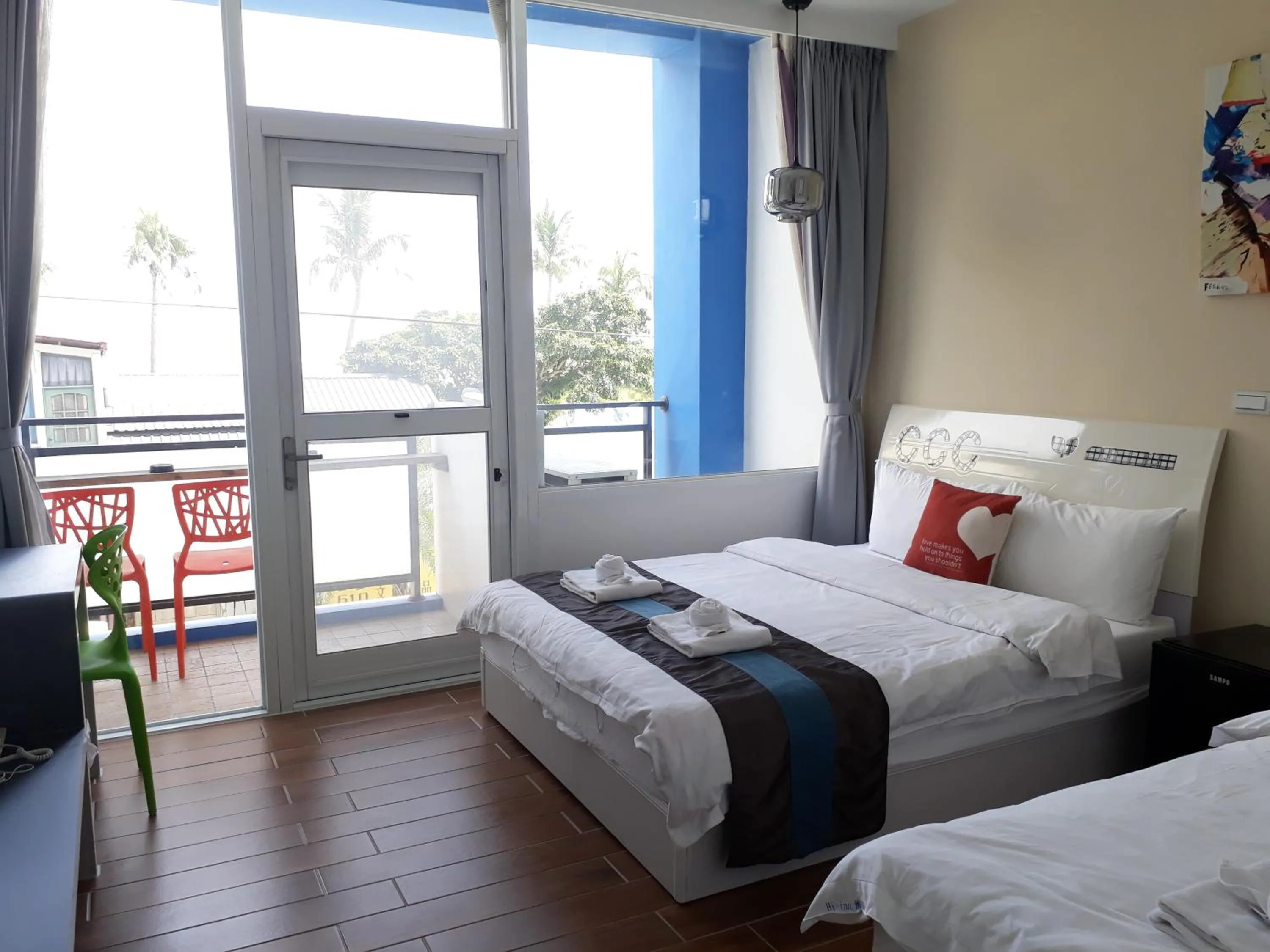 Dining area, Bed in Hiinn B&B