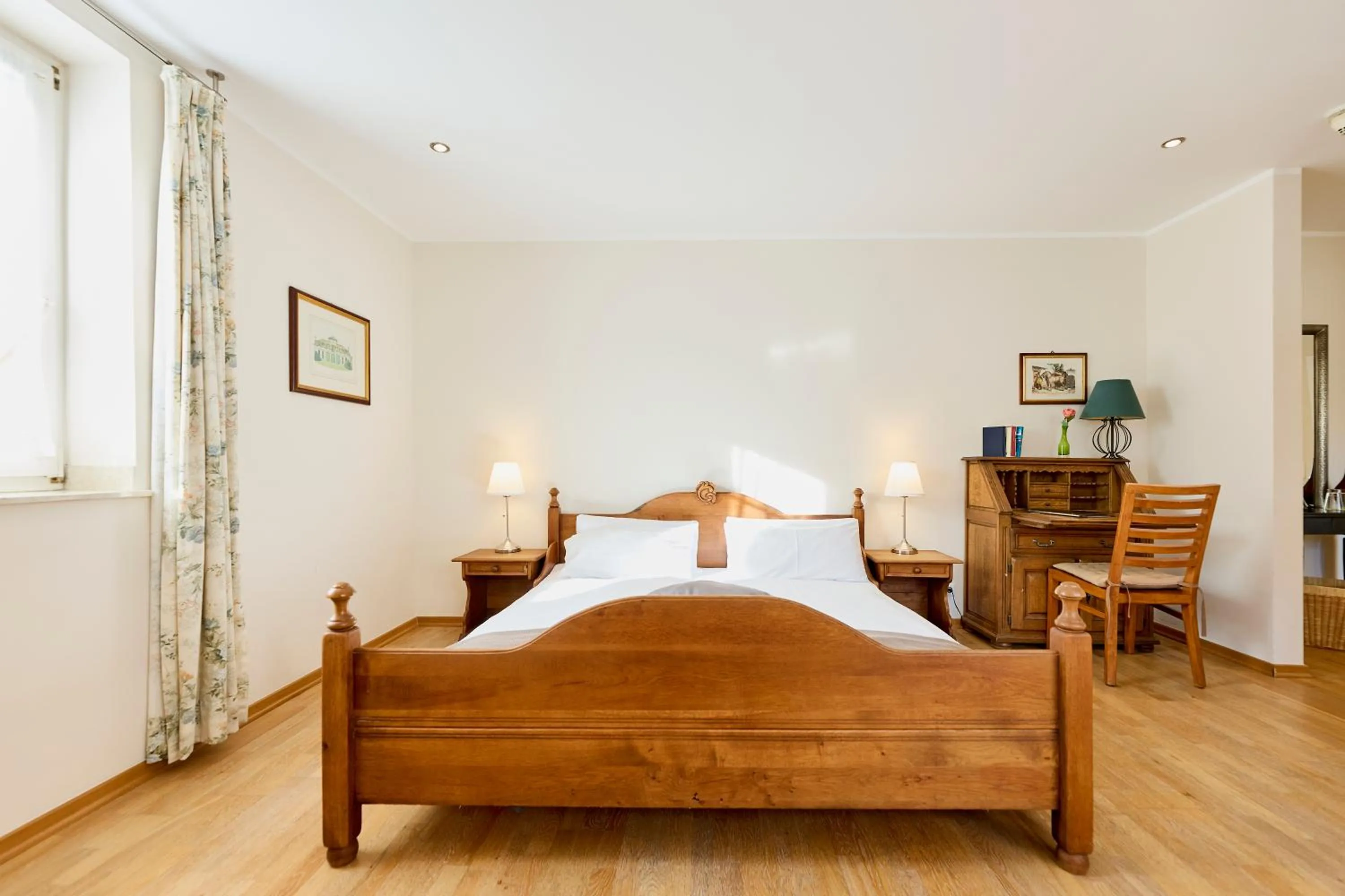 Bed in Hotel Gut Moschenhof