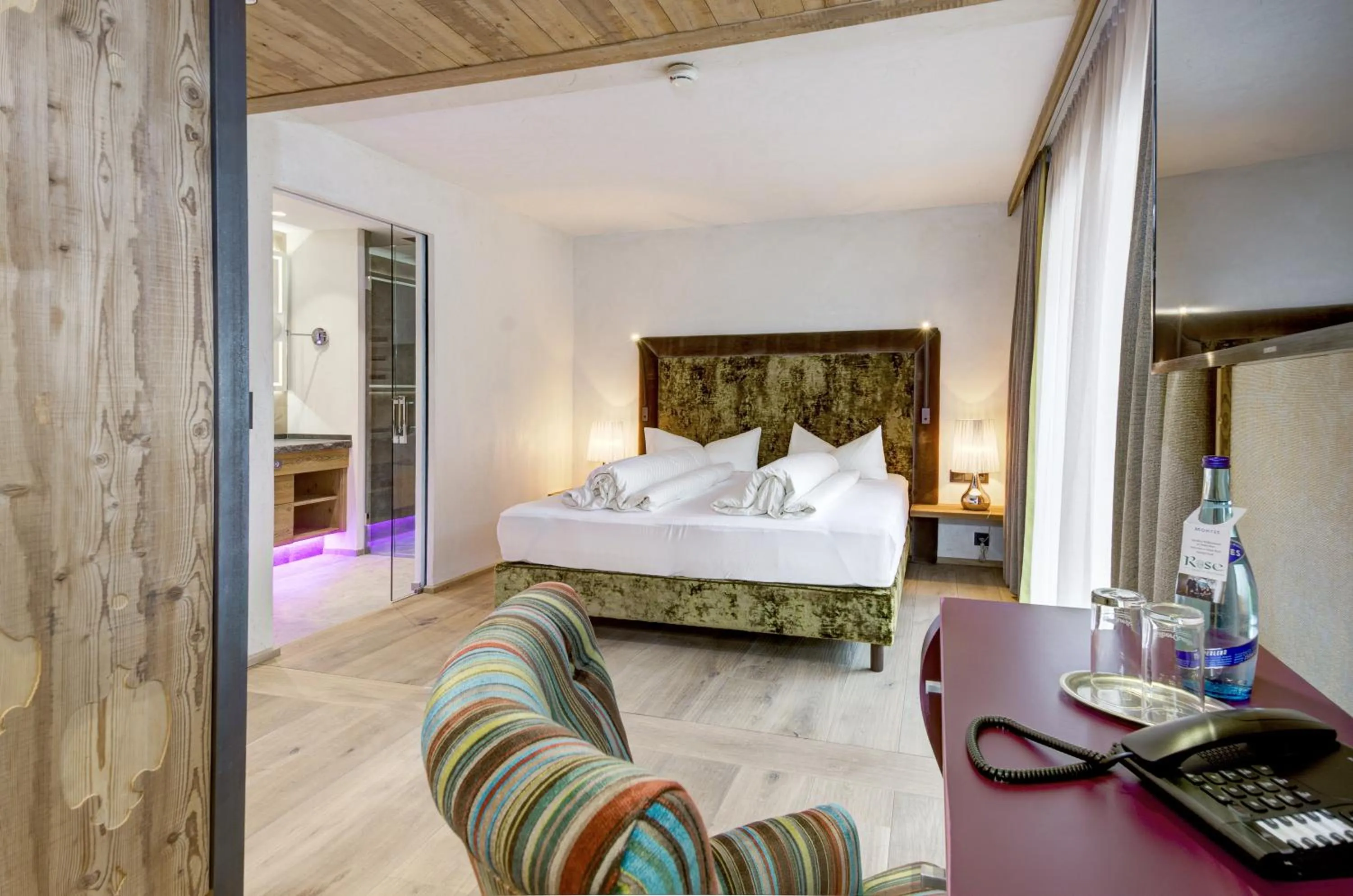 Photo of the whole room, Bed in Hotel Rose