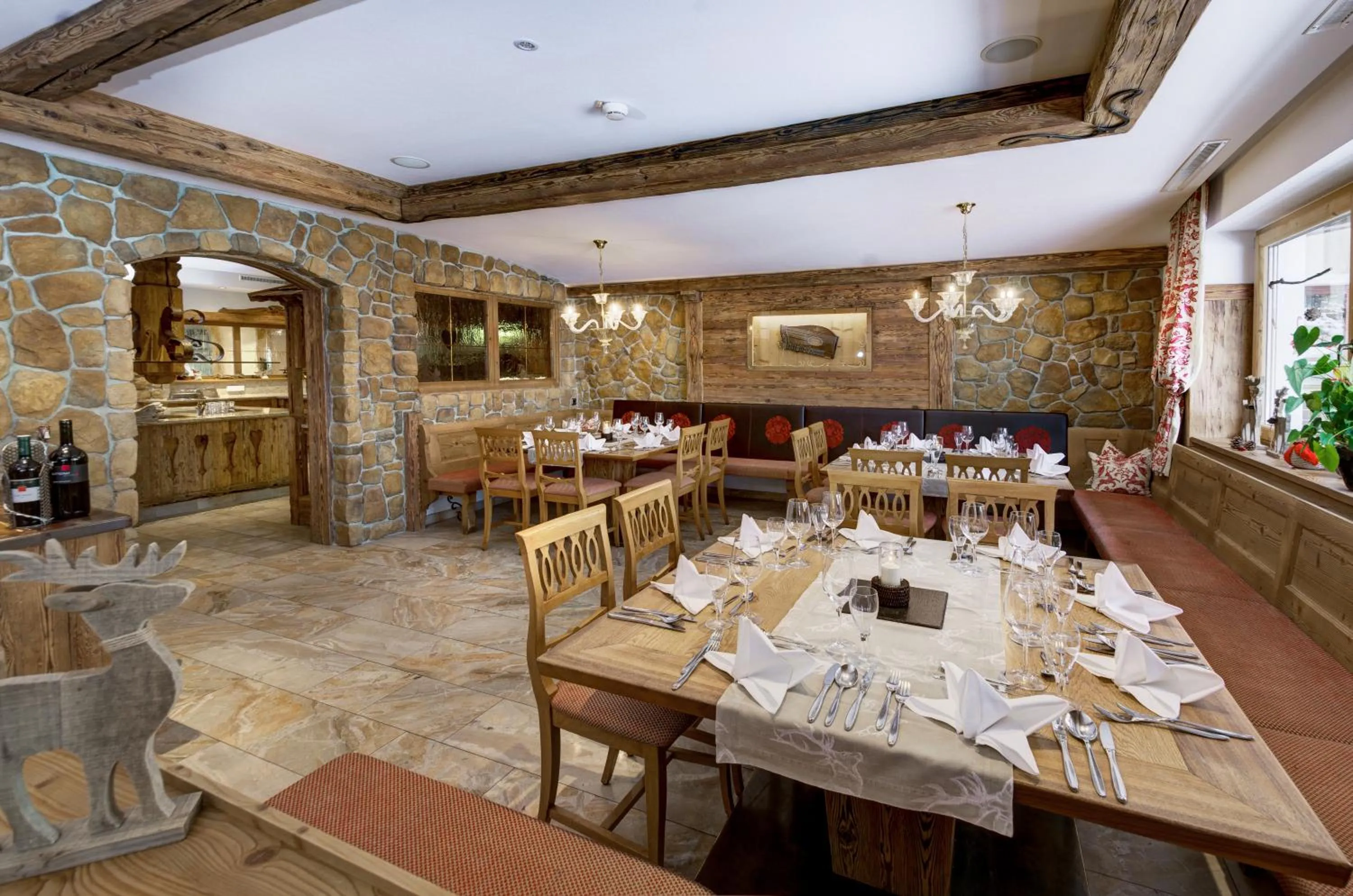 Restaurant/places to eat in Hotel Rose