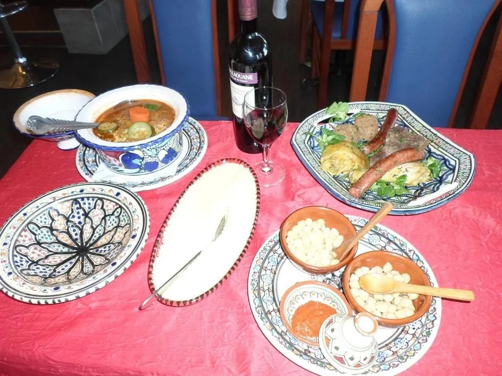 Dining area in Hôtel Le Hussard
