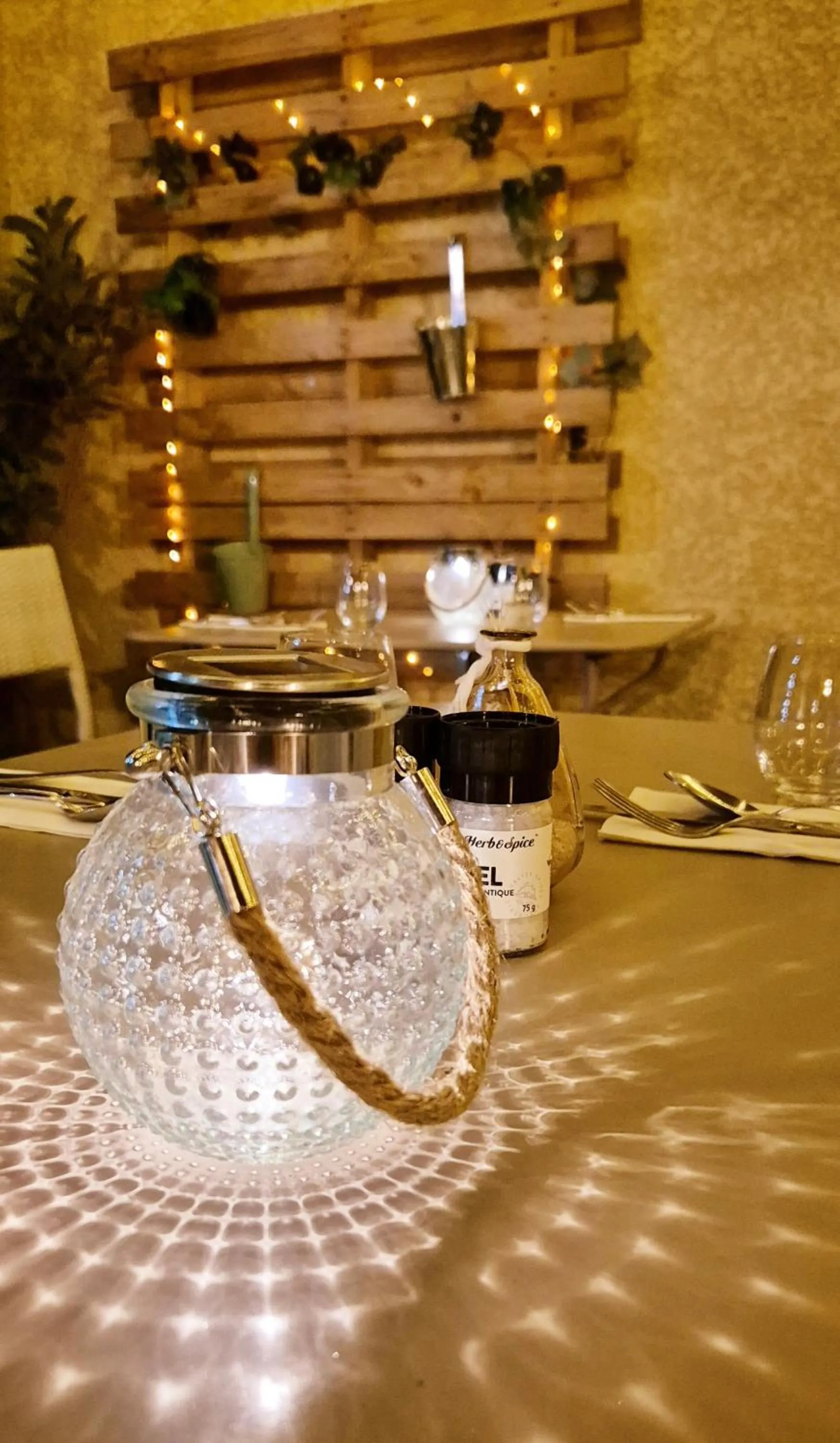 Restaurant/places to eat in Logis Hôtel Le Mistral - Restaurant - Montélimar Sud