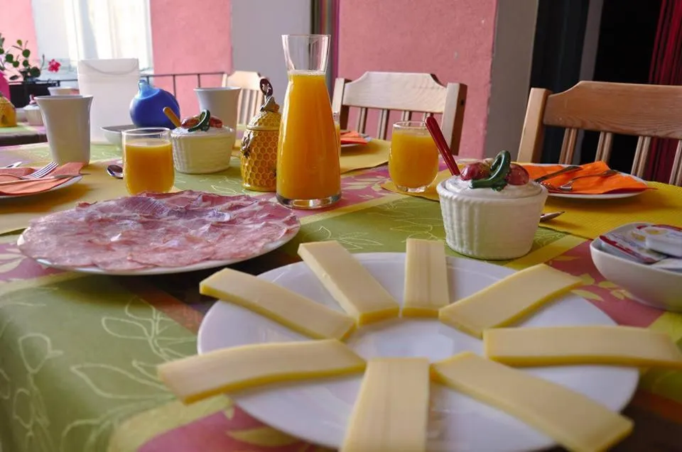 Breakfast in Annie's Bed & Breakfast