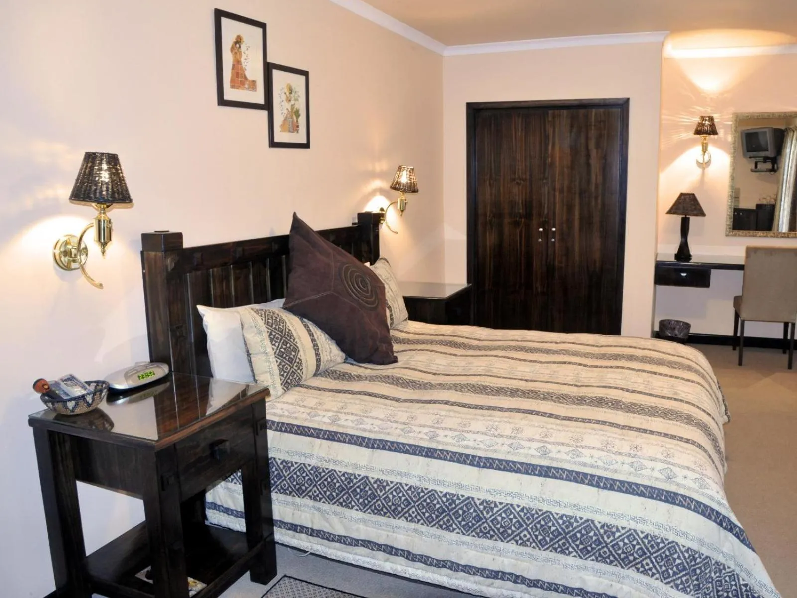 Bedroom, Bed in Ipe Tombe Guest Lodge - Midrand