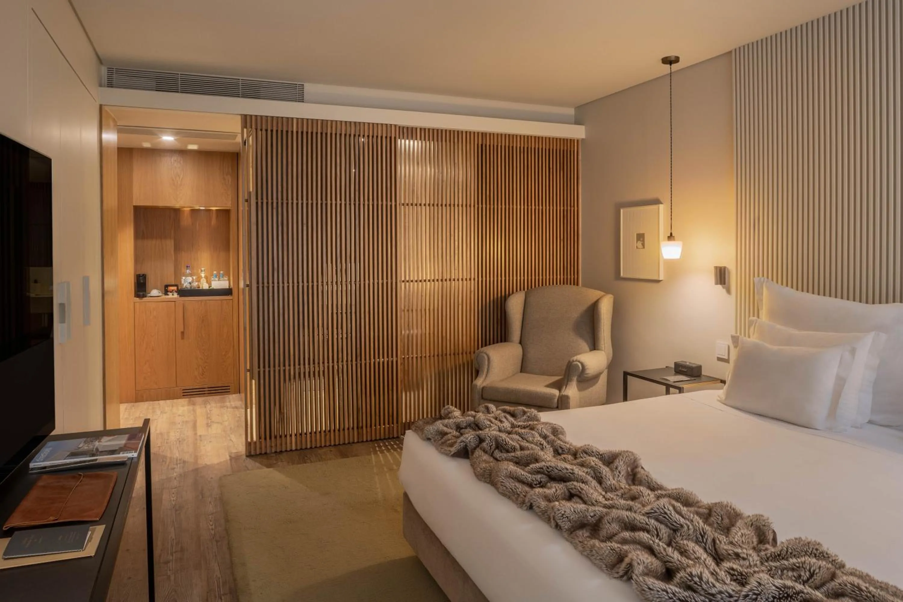 Bed in Memmo Príncipe Real, a Member of Design Hotels