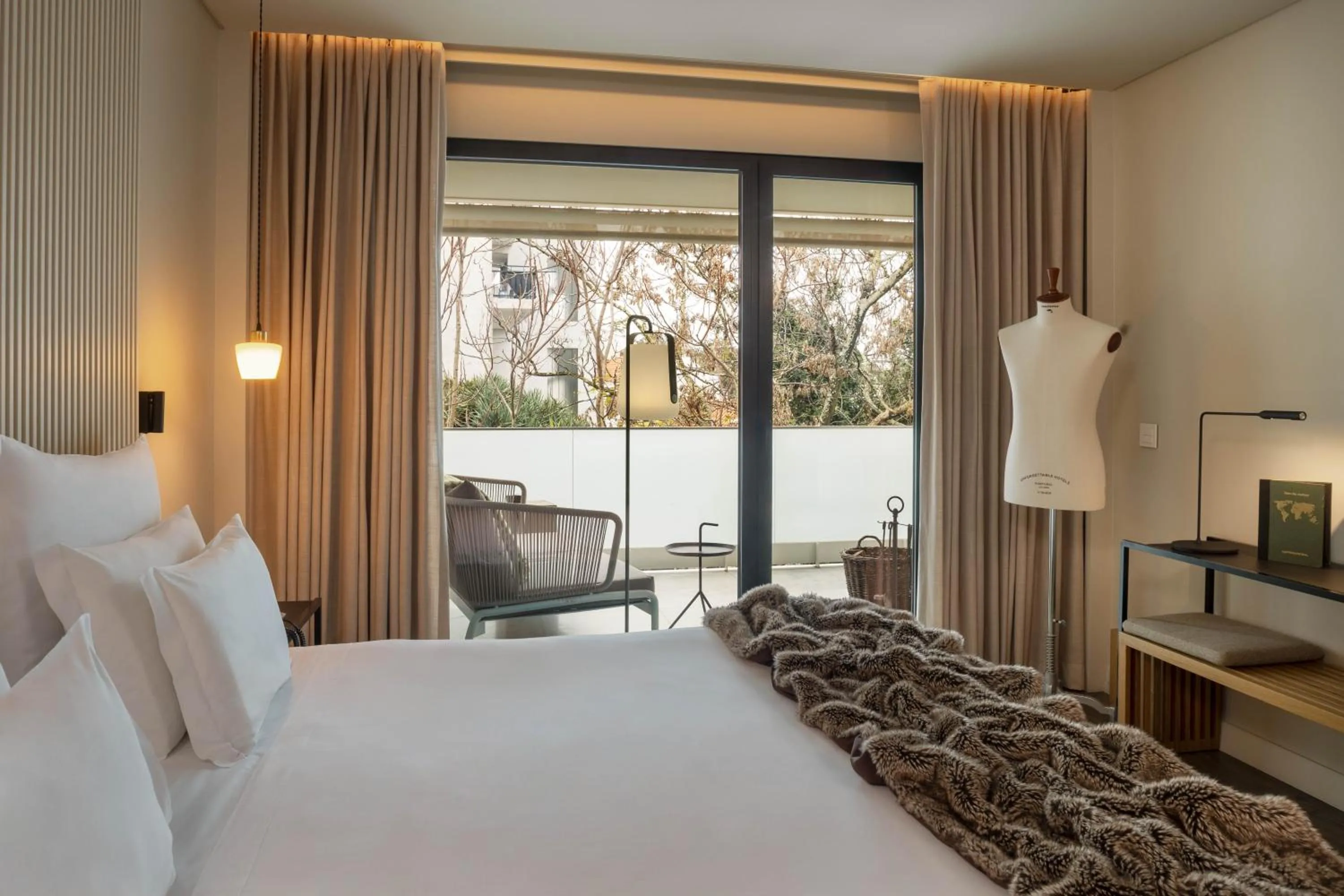 Bed in Memmo Príncipe Real, a Member of Design Hotels