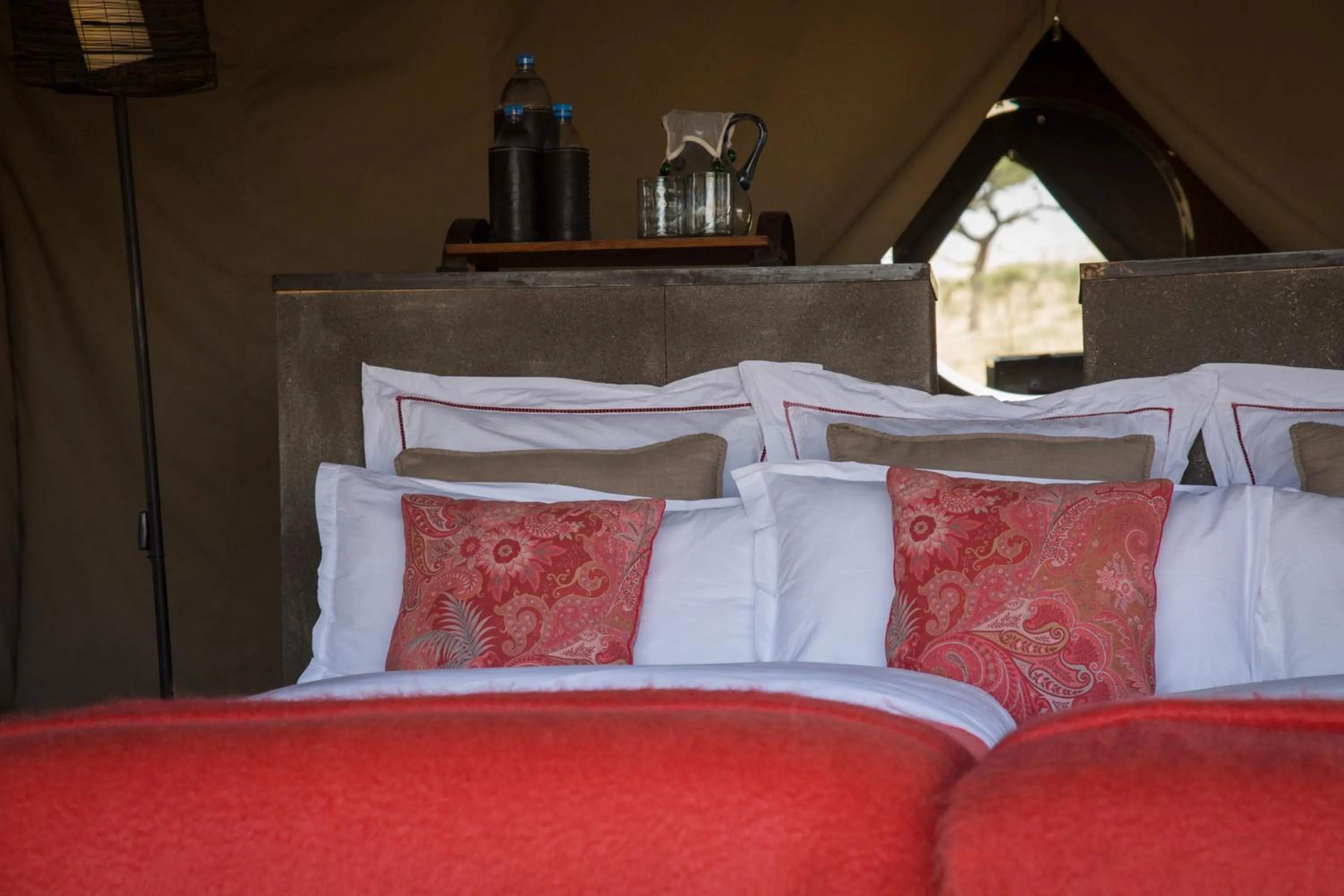 Decorative detail, Bed in Pumzika Luxury Safari Camp