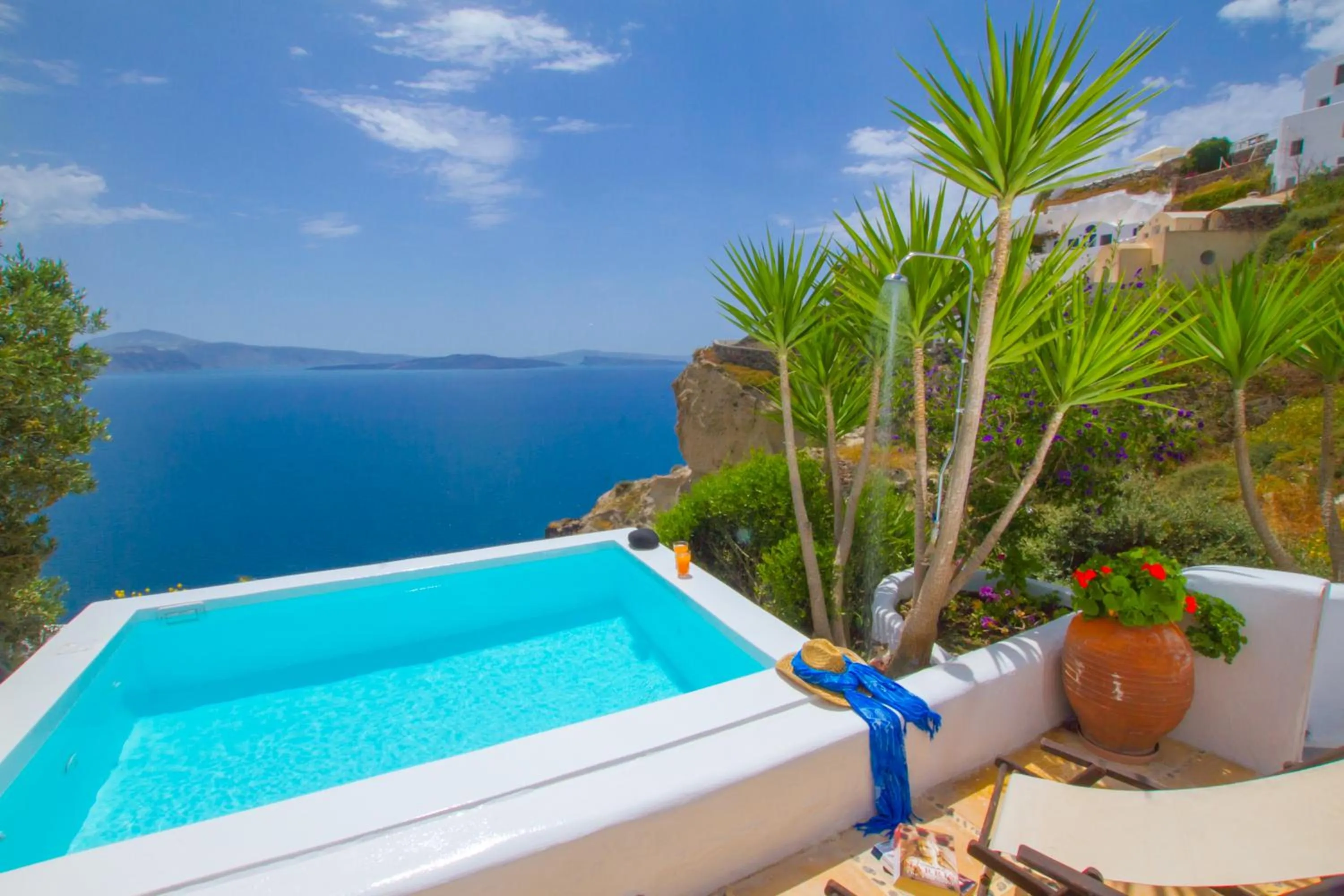 Swimming pool in Ifestio Villas Oia
