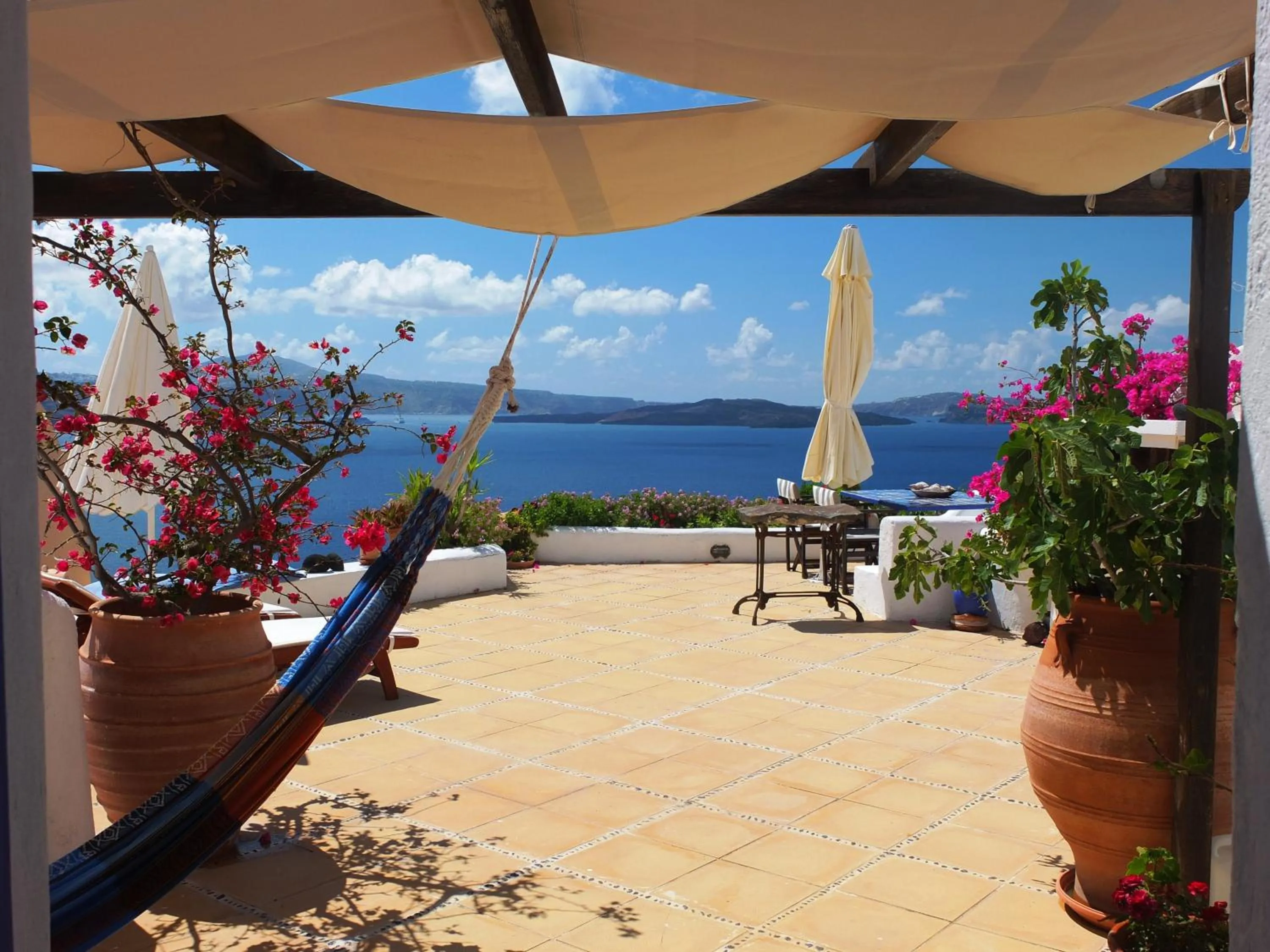 Patio in Ifestio Villas Oia