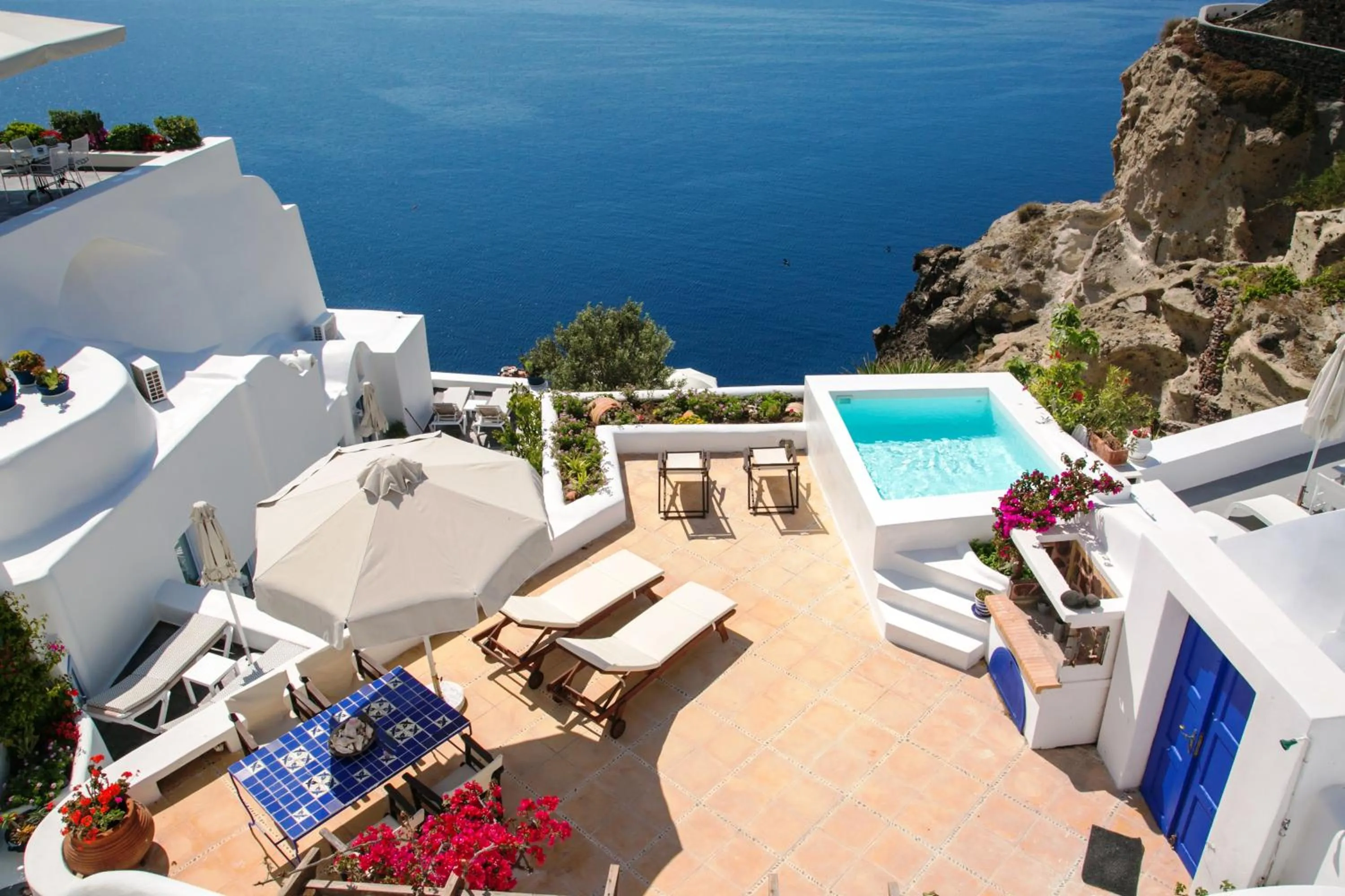 Patio in Ifestio Villas Oia
