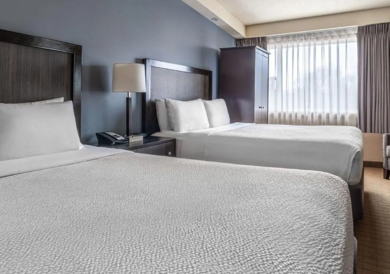 room service, Bed in Inn on Prince Hotel and Conference Centre Truro