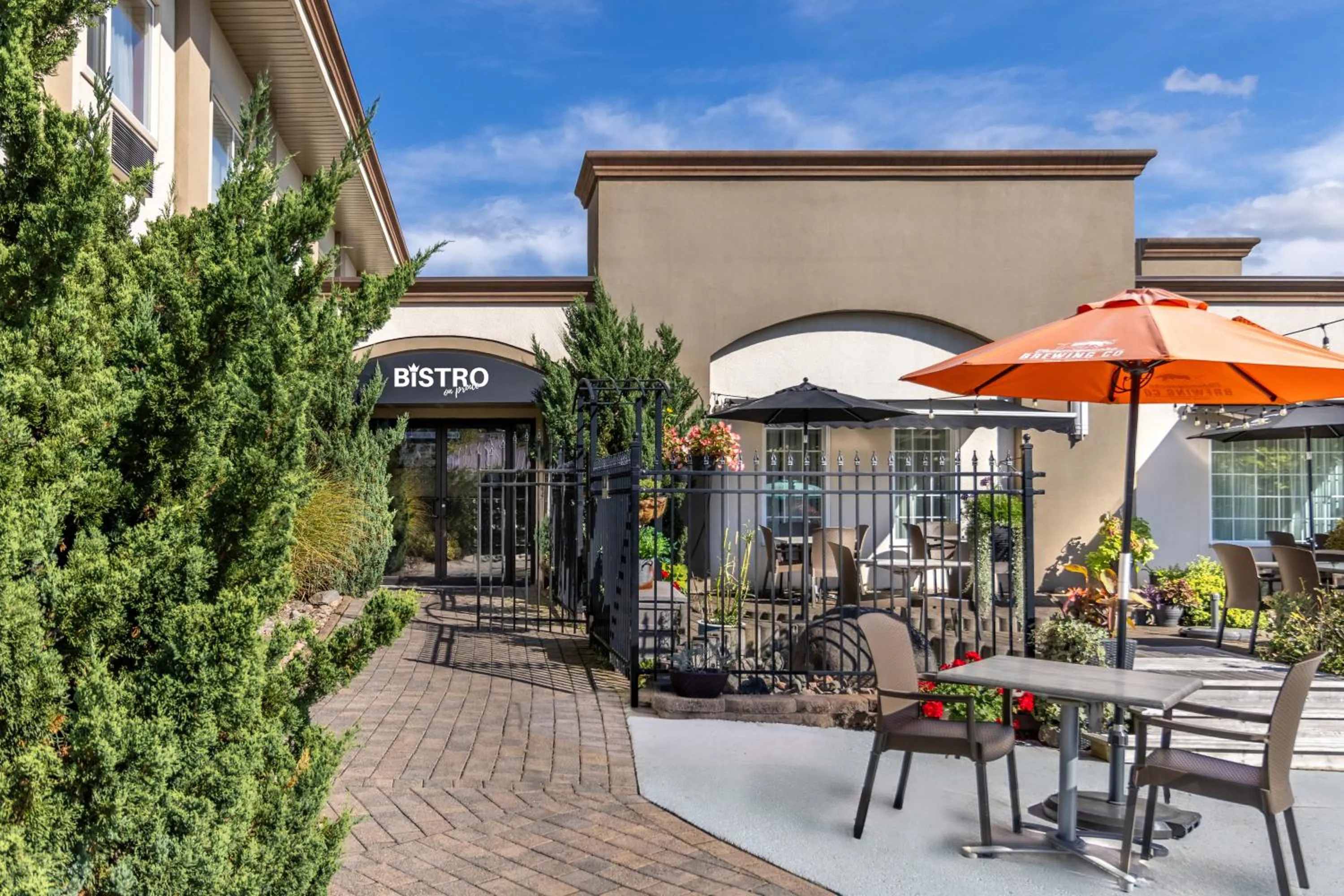 Patio in Inn on Prince Hotel and Conference Centre Truro