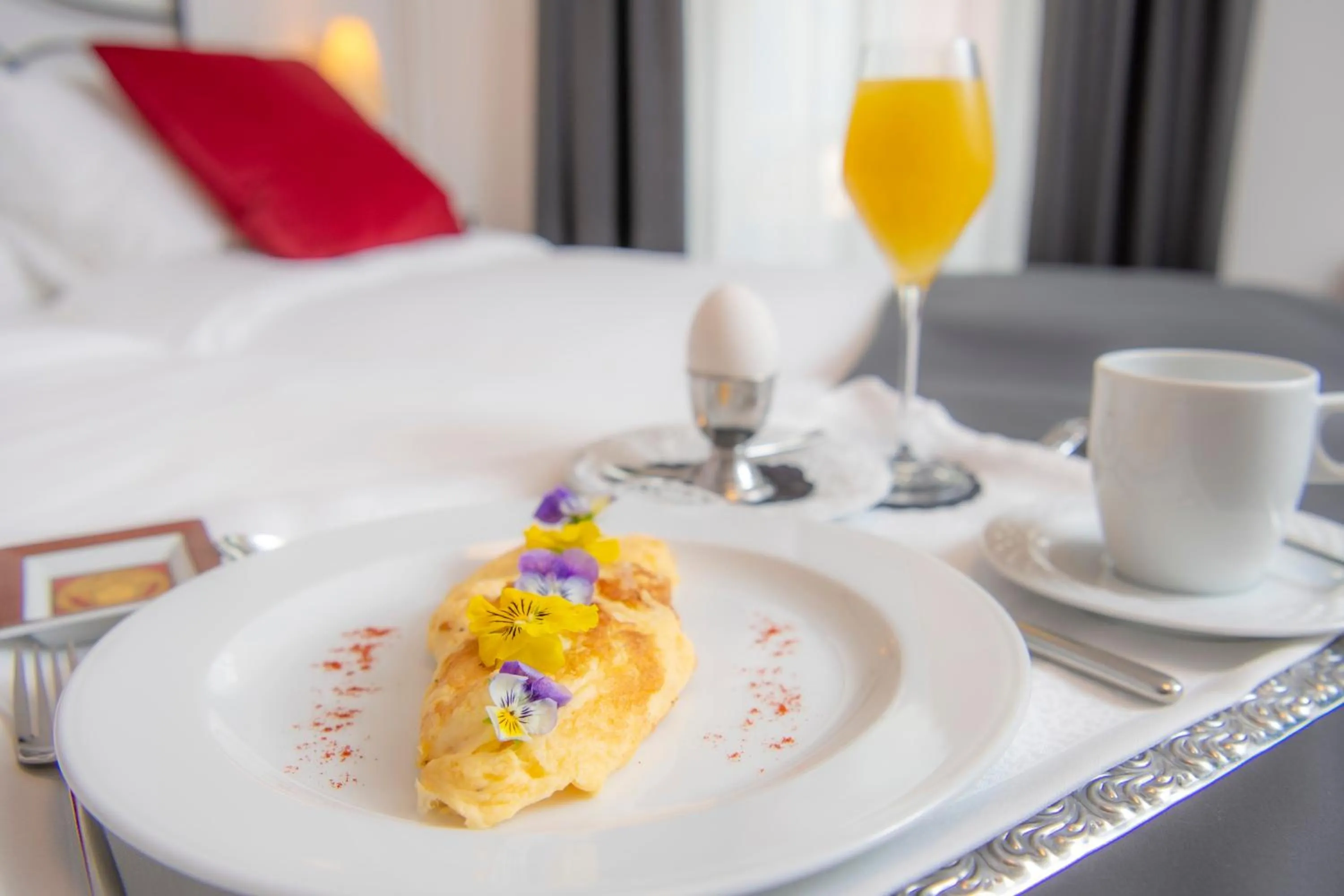 Breakfast, Bed in Hotel Cereda