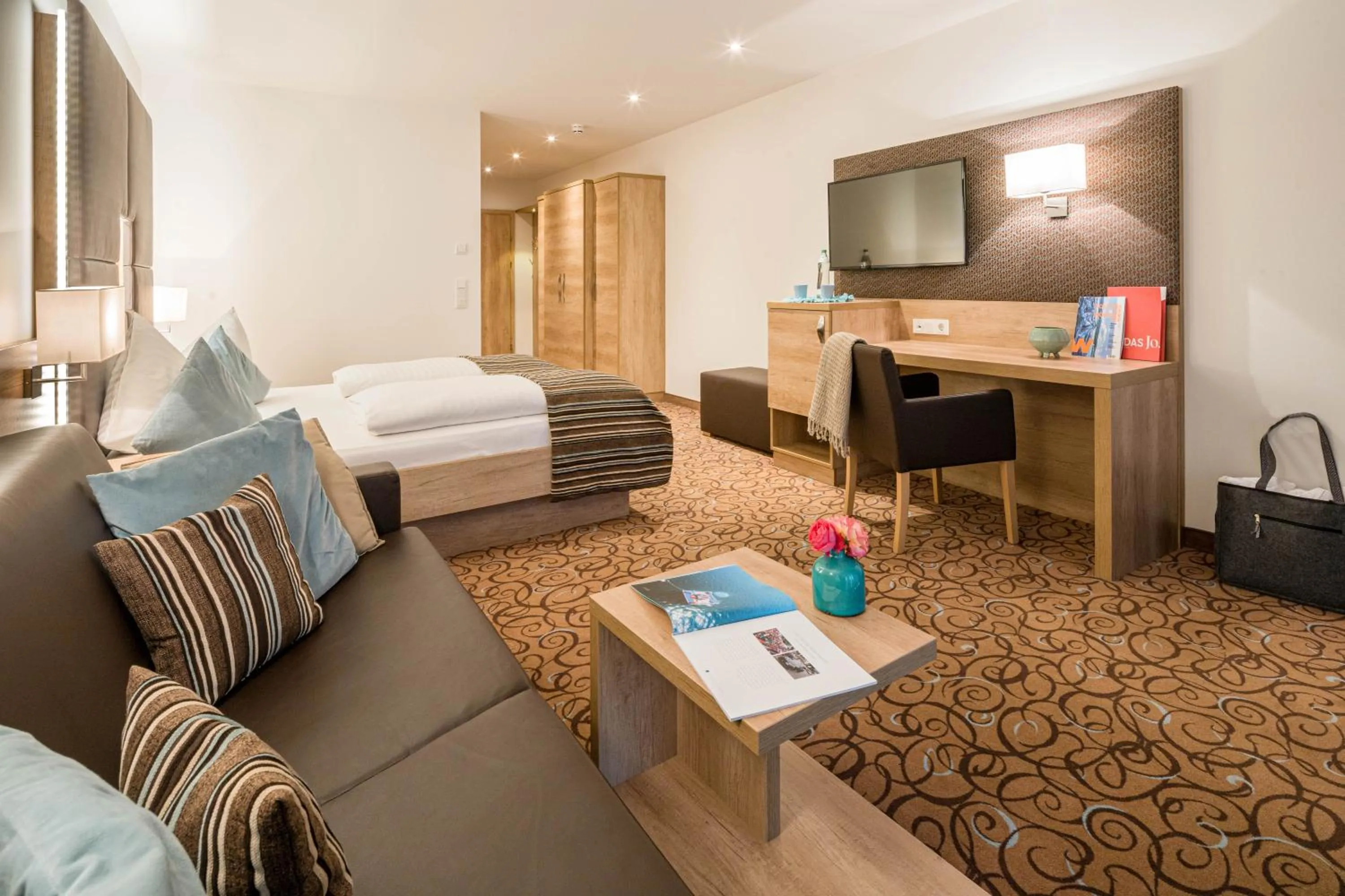 Photo of the whole room, Bed in Seehotel Das JO