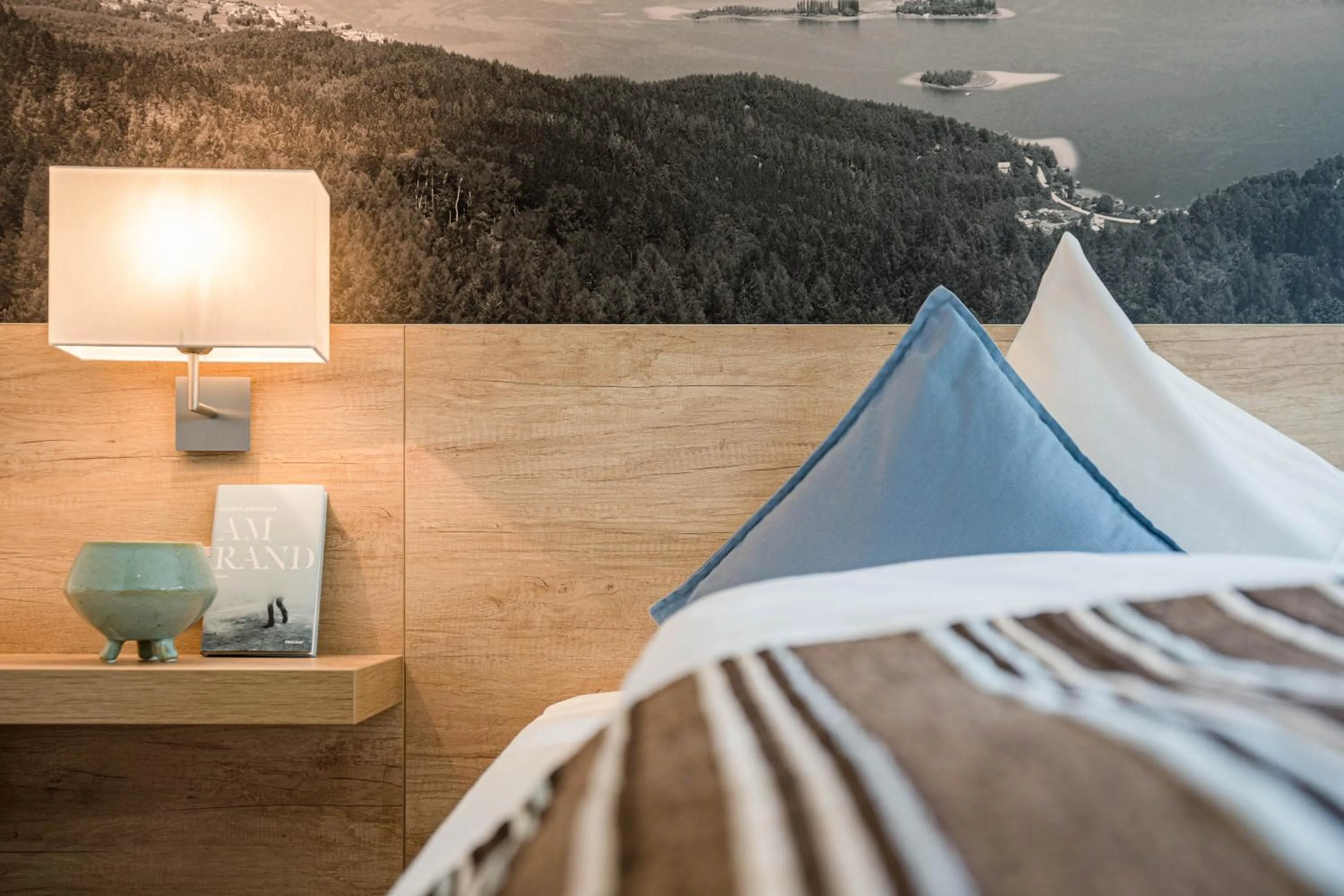 Photo of the whole room, Bed in Seehotel Das JO