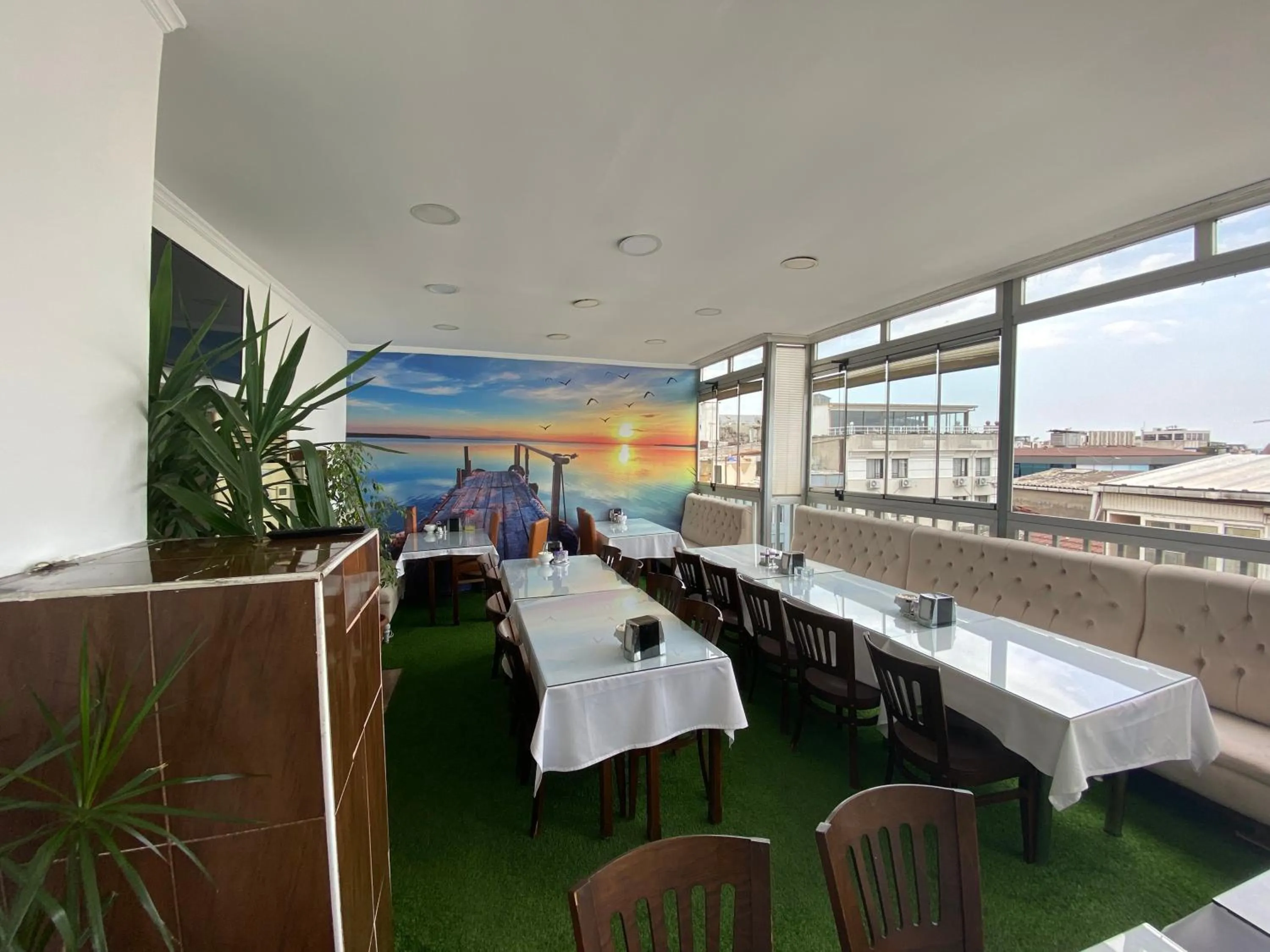 Restaurant/places to eat in Polanin Hotel