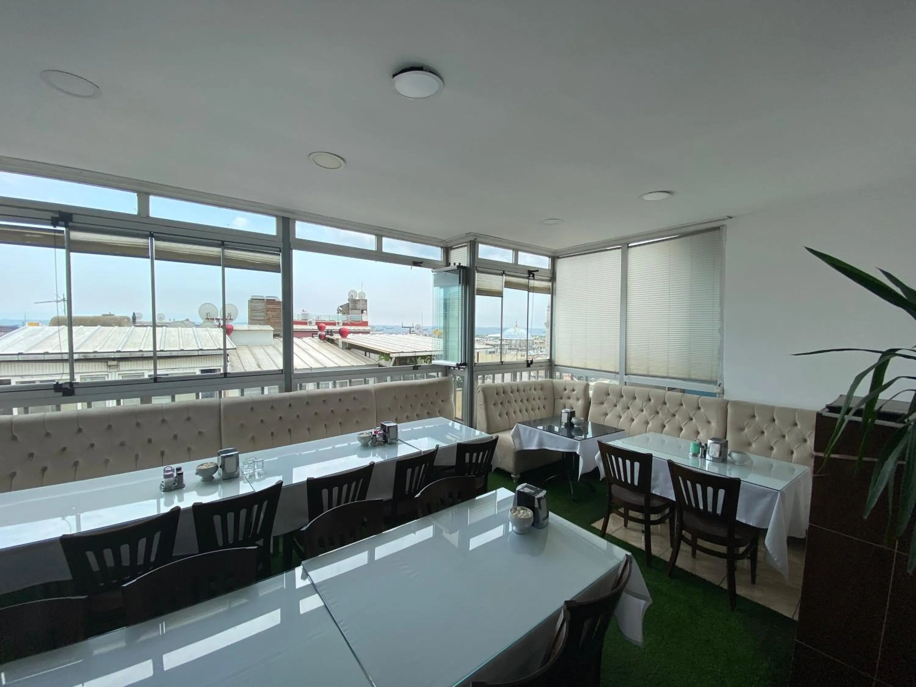 Restaurant/places to eat in Polanin Hotel