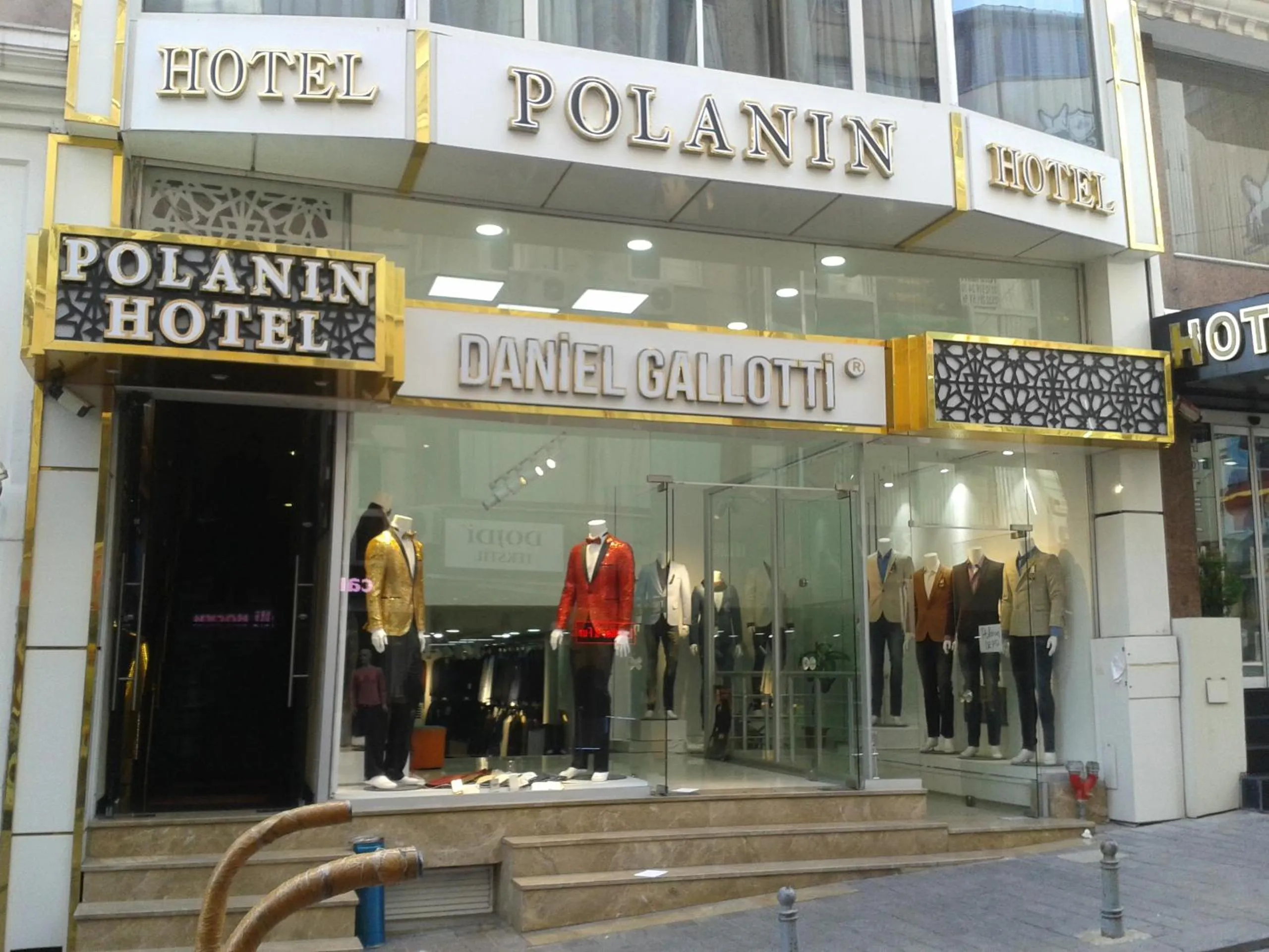 Facade/entrance in Polanin Hotel