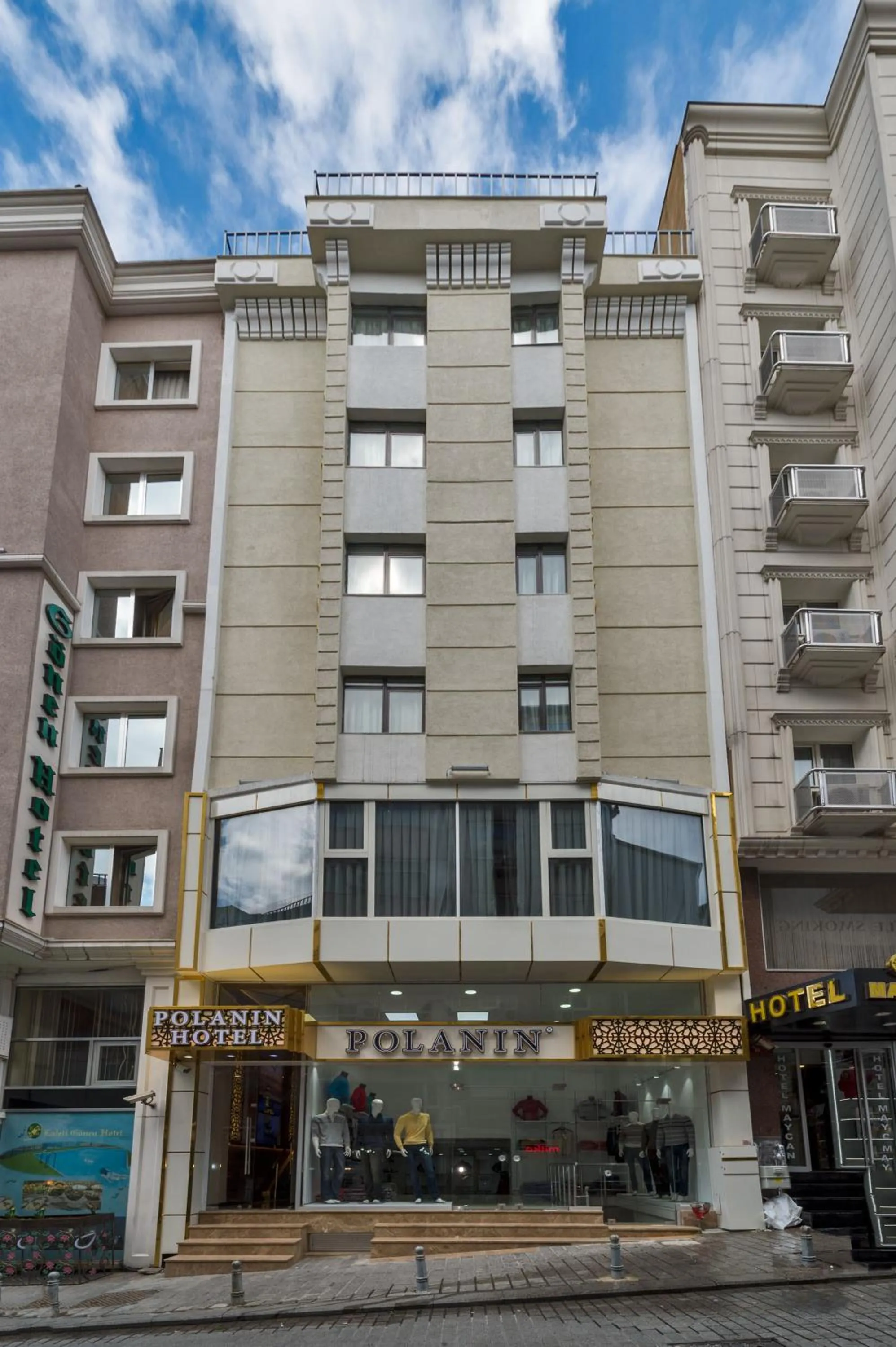 Facade/entrance in Polanin Hotel