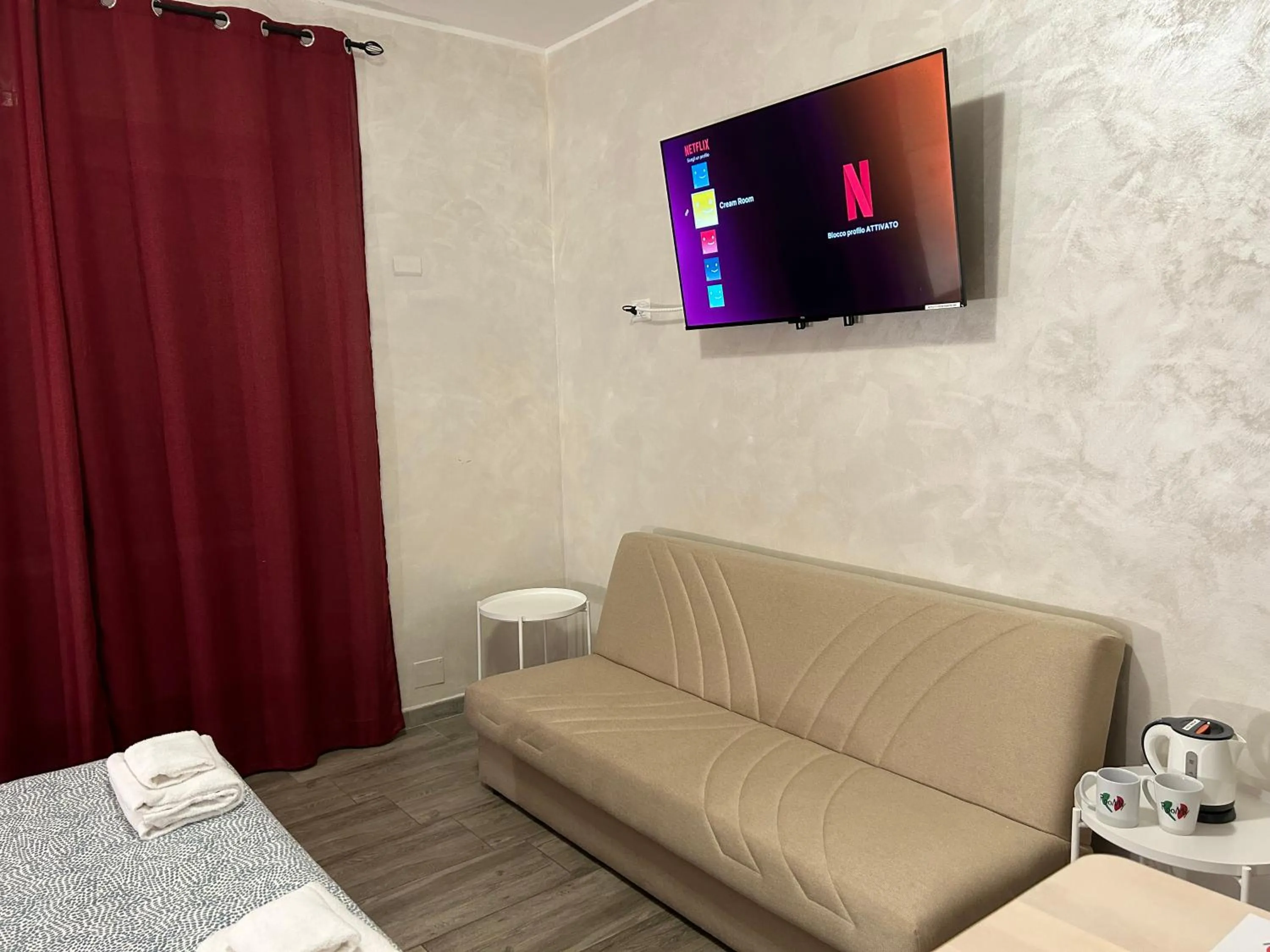 TV and multimedia in Guest House Il Faraone