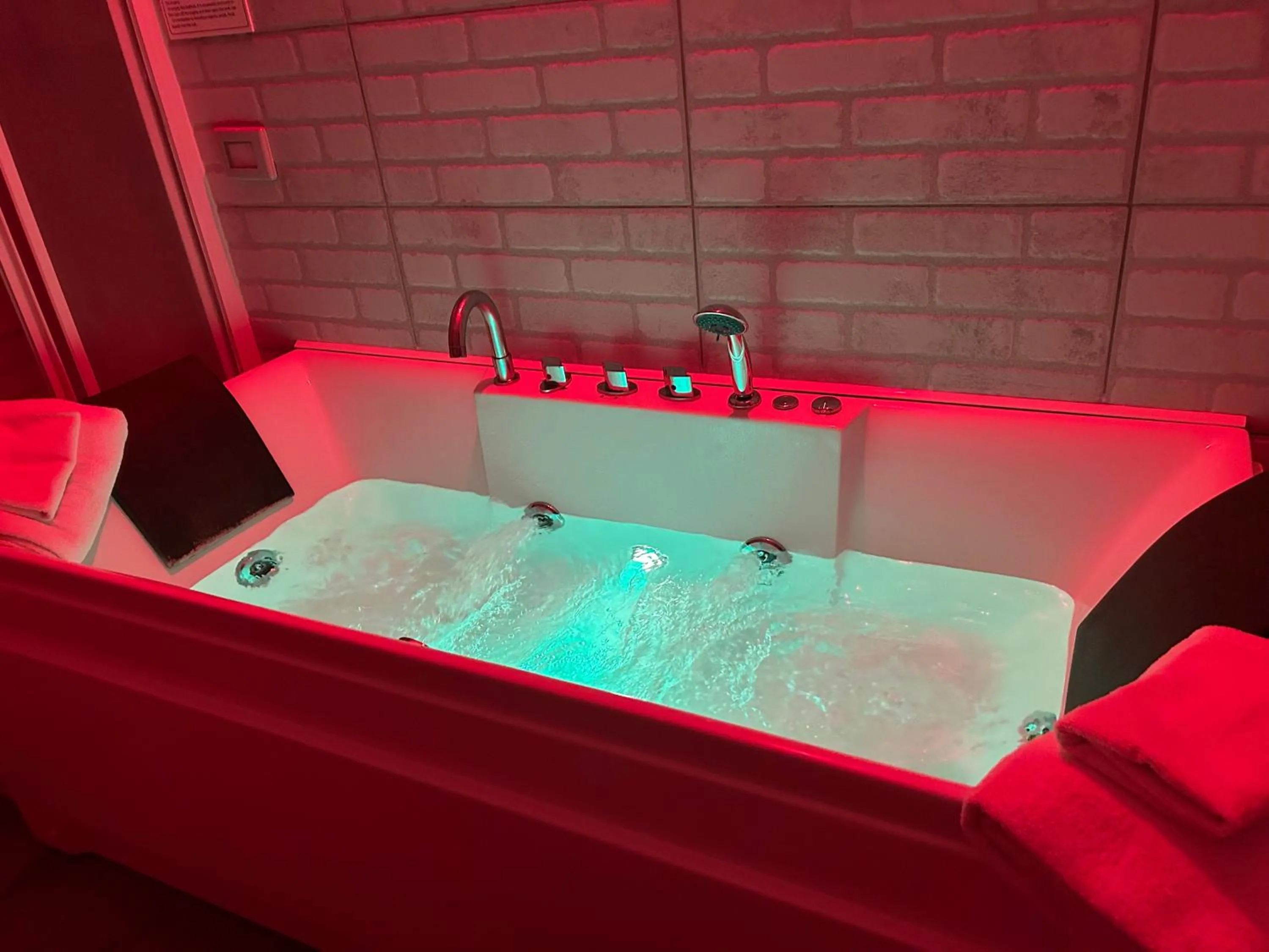 People in Guest House Il Faraone