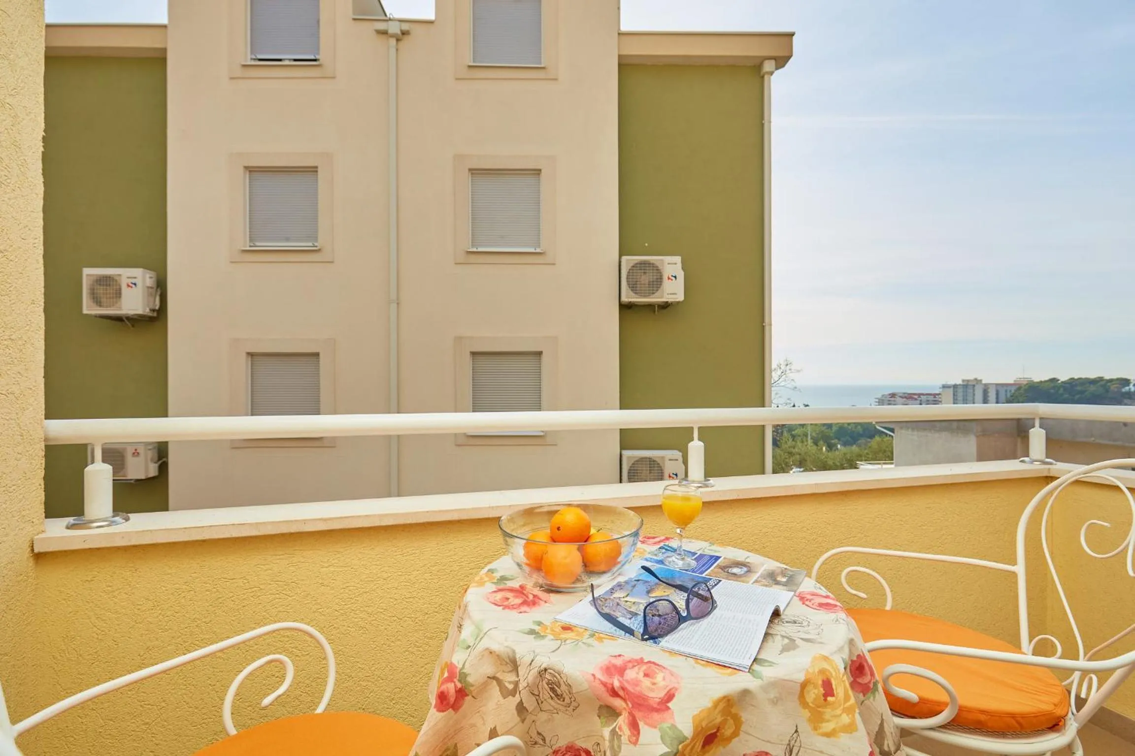 Studio with Balcony in Apartments Zelic Tucepi