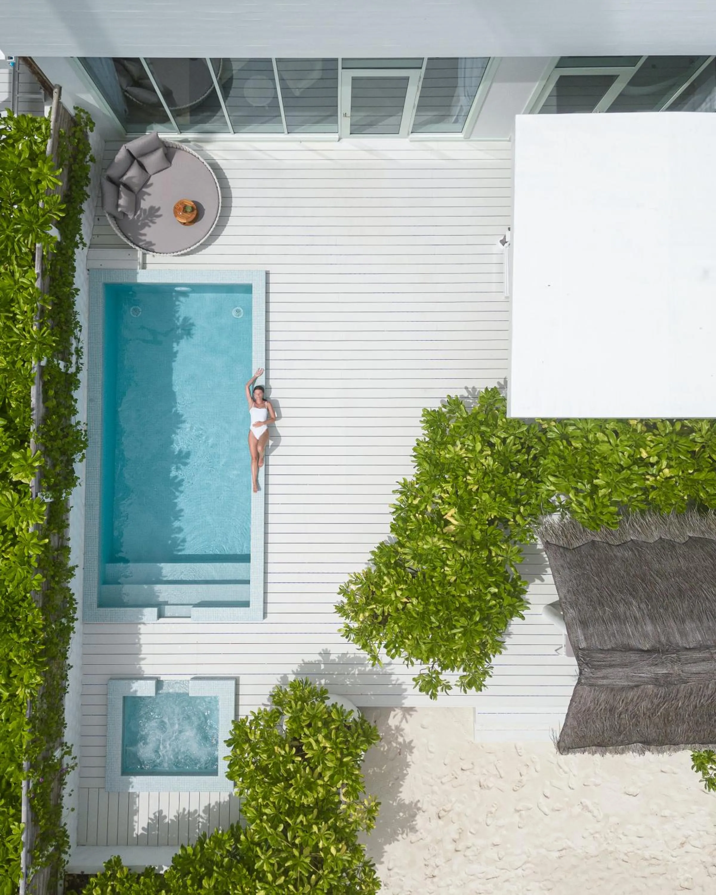 Swimming pool in Malahini Kuda Bandos Resort