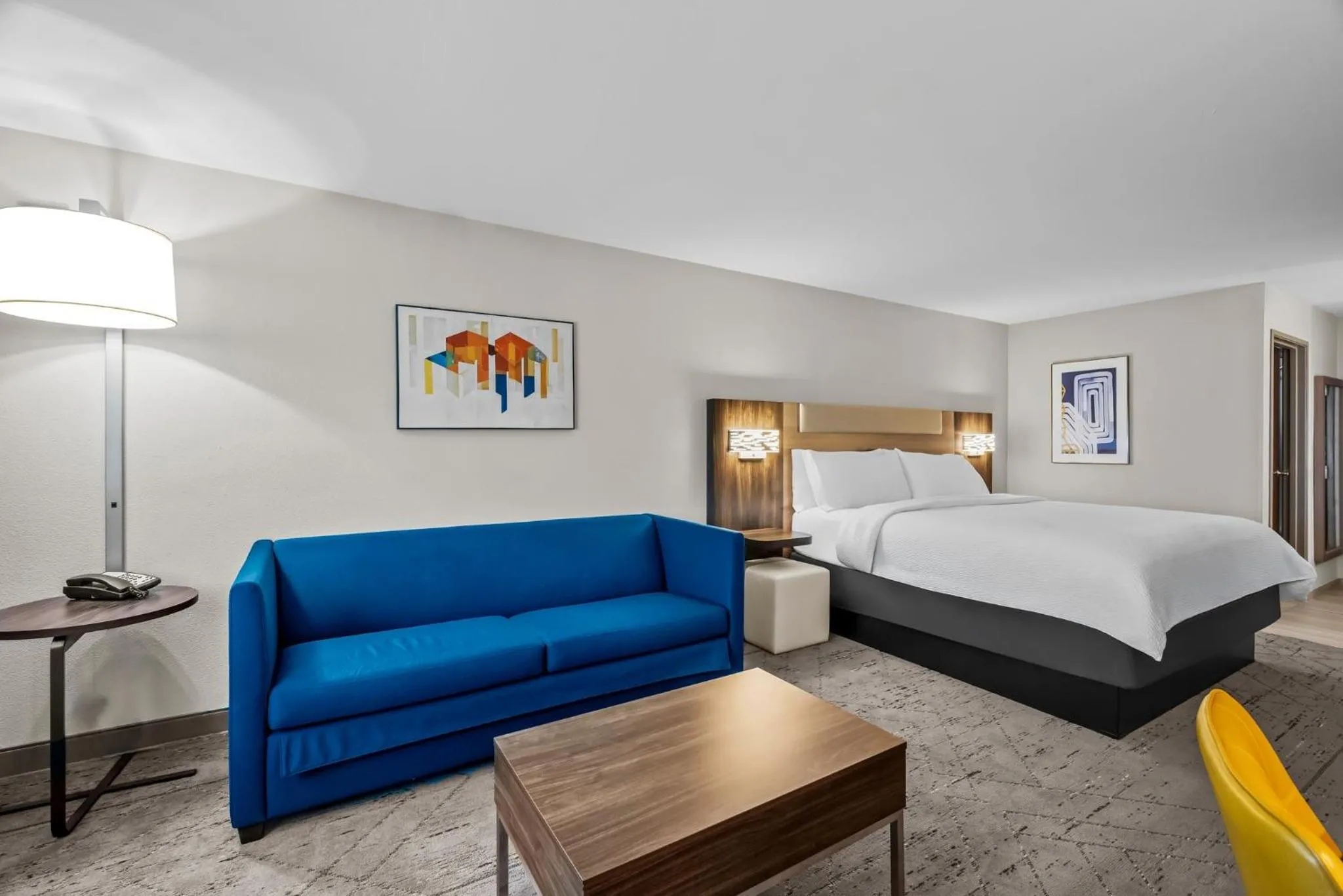 Photo of the whole room, Bed in Holiday Inn Express Monticello by IHG