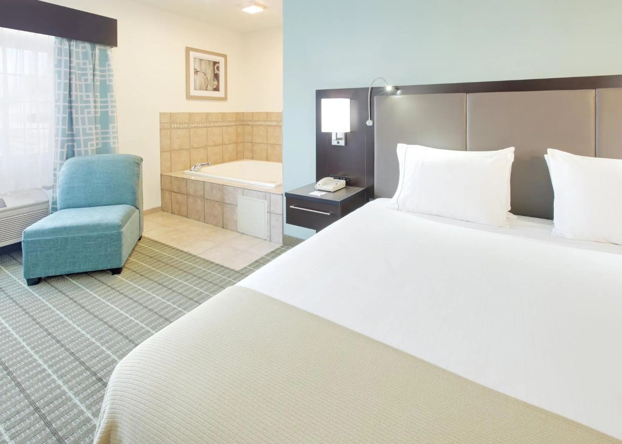 Bedroom, Bed in Holiday Inn Express Monticello by IHG