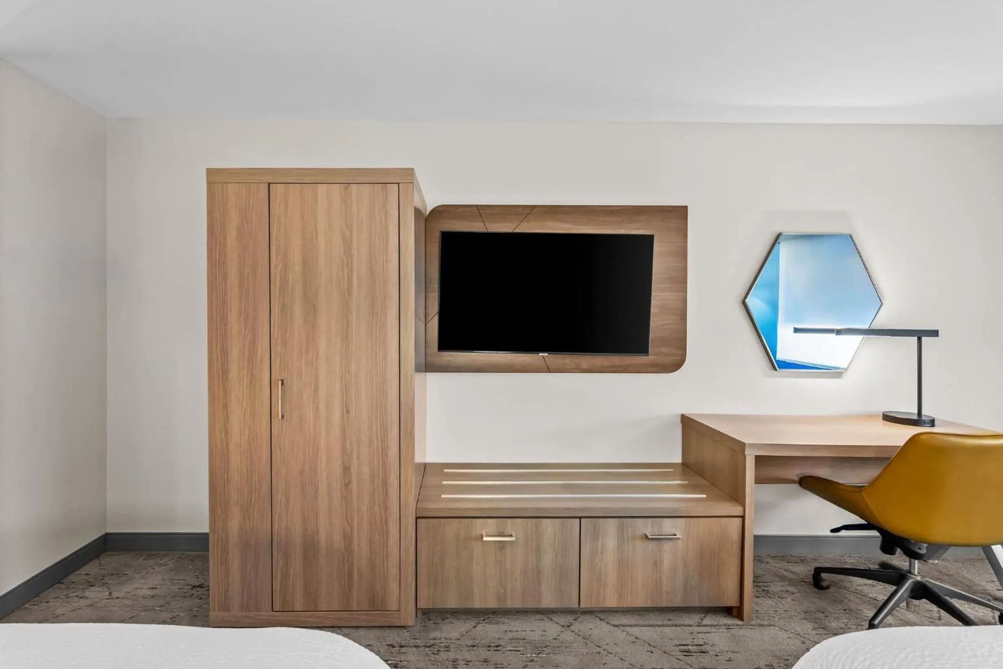 Photo of the whole room, Bed in Holiday Inn Express Monticello by IHG