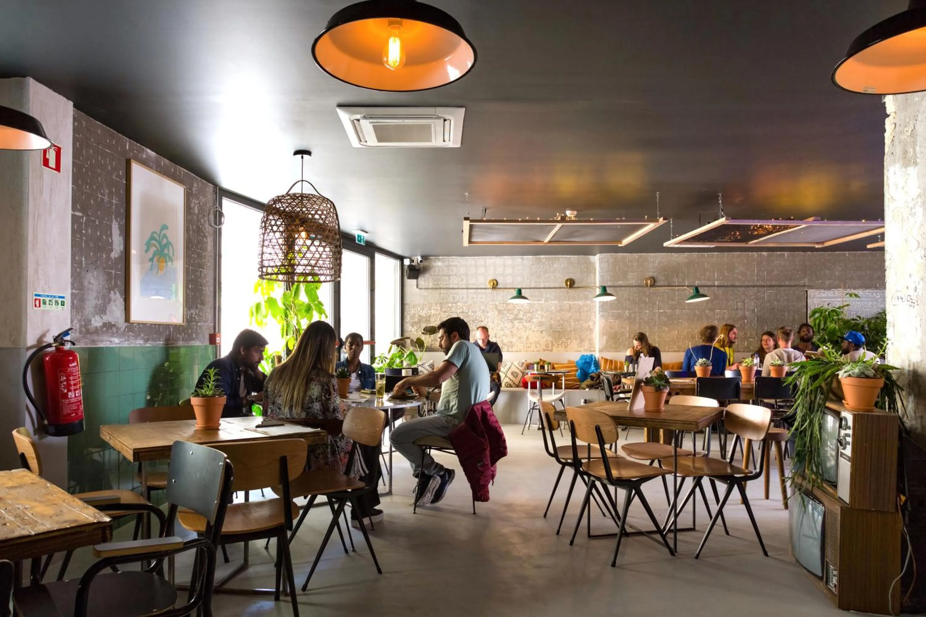 Lounge or bar in Selina Secret Garden Lisbon by IKIGAI Global Hospitality